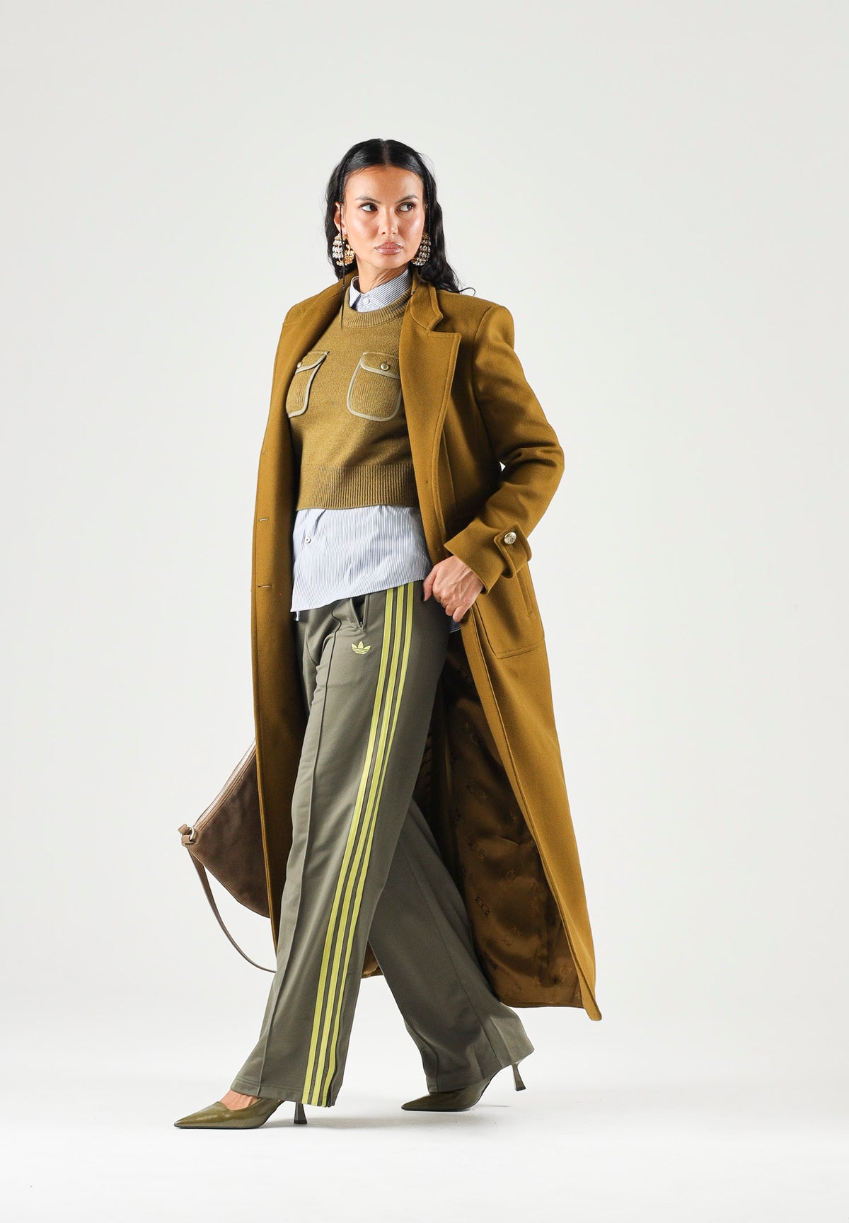 ADIDAS ORIGINALS Pantalone sportivo FIREBIRD LOOSE TRACK PANTS verde oliva per uomo e donna con 3-stripes iconiche KS4664 . ADIDAS ORIGINALS