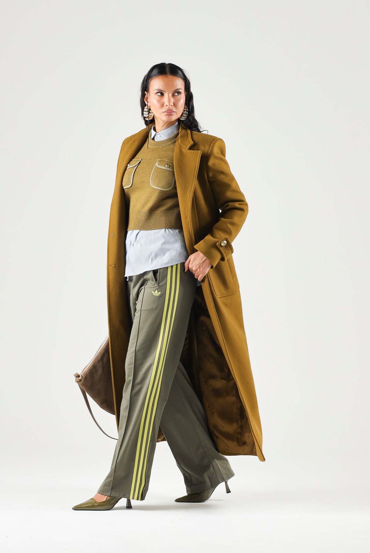 ADIDAS ORIGINALS Pantaloni sportivi FIREBIRD LOOSE TRACK PANTS verde oliva per uomo e donna con 3-stripes iconiche KS4664 . ADIDAS ORIGINALS