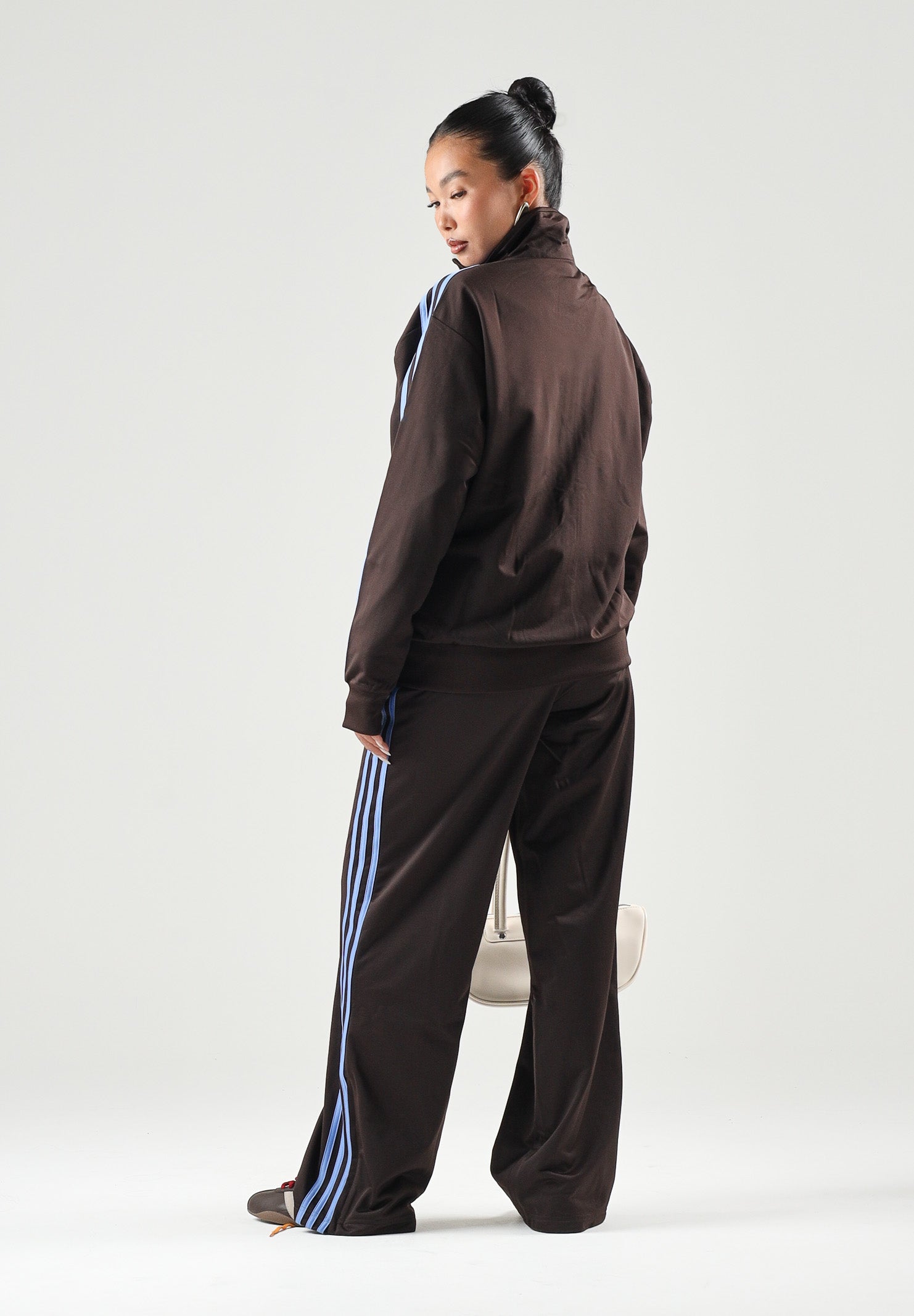 ADIDAS ORIGINALS Felpa con zip FIREBIRD LOOSE Aurora Coffee-marrone da donna con 3-stripes KS4680 . ADIDAS ORIGINALS