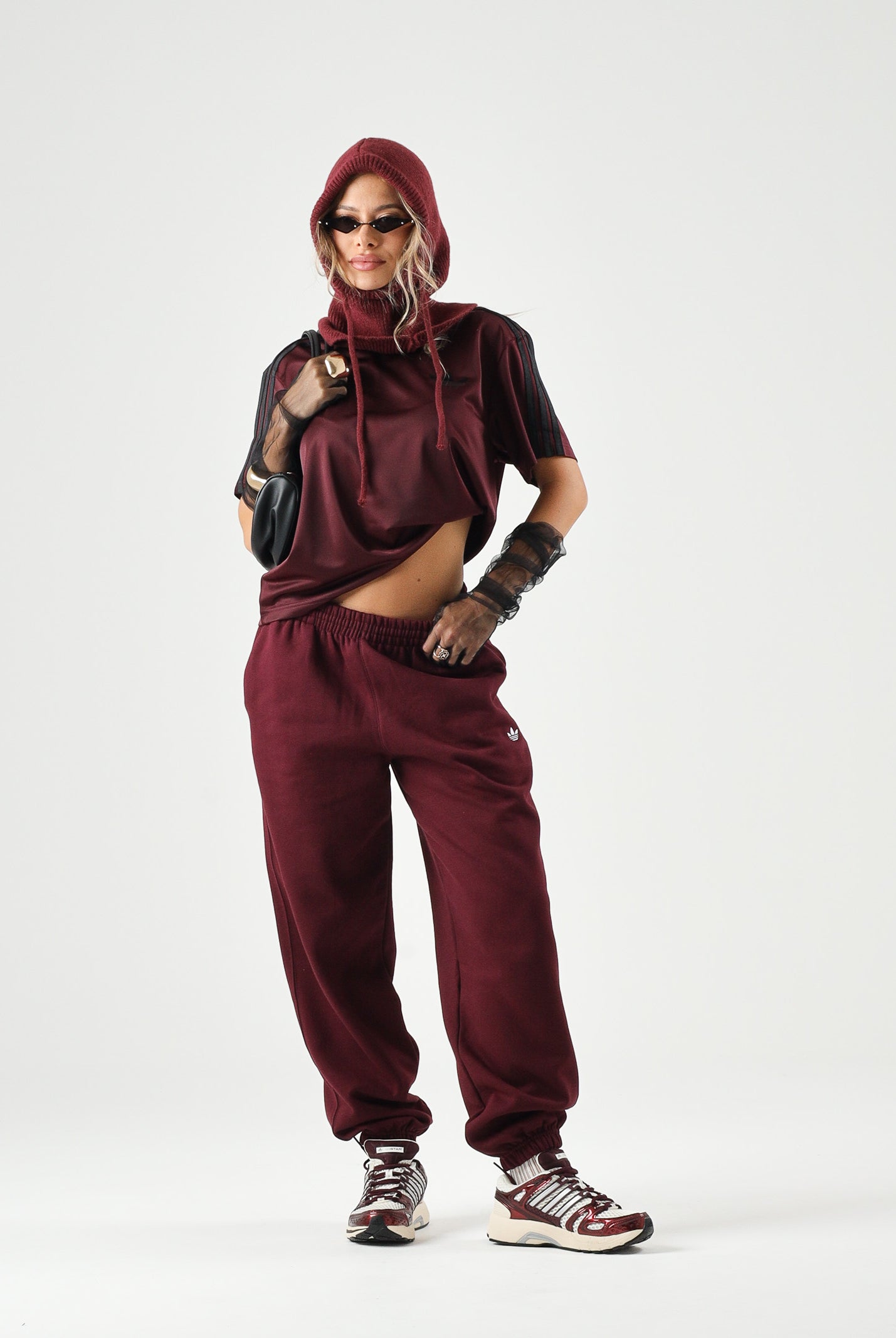 ADIDAS ORIGINALS T-shirt FIREBIRD TEE SHADOW marrone e bordeaux da donna con iconiche 3- stripes nere KS4799 . ADIDAS ORIGINALS