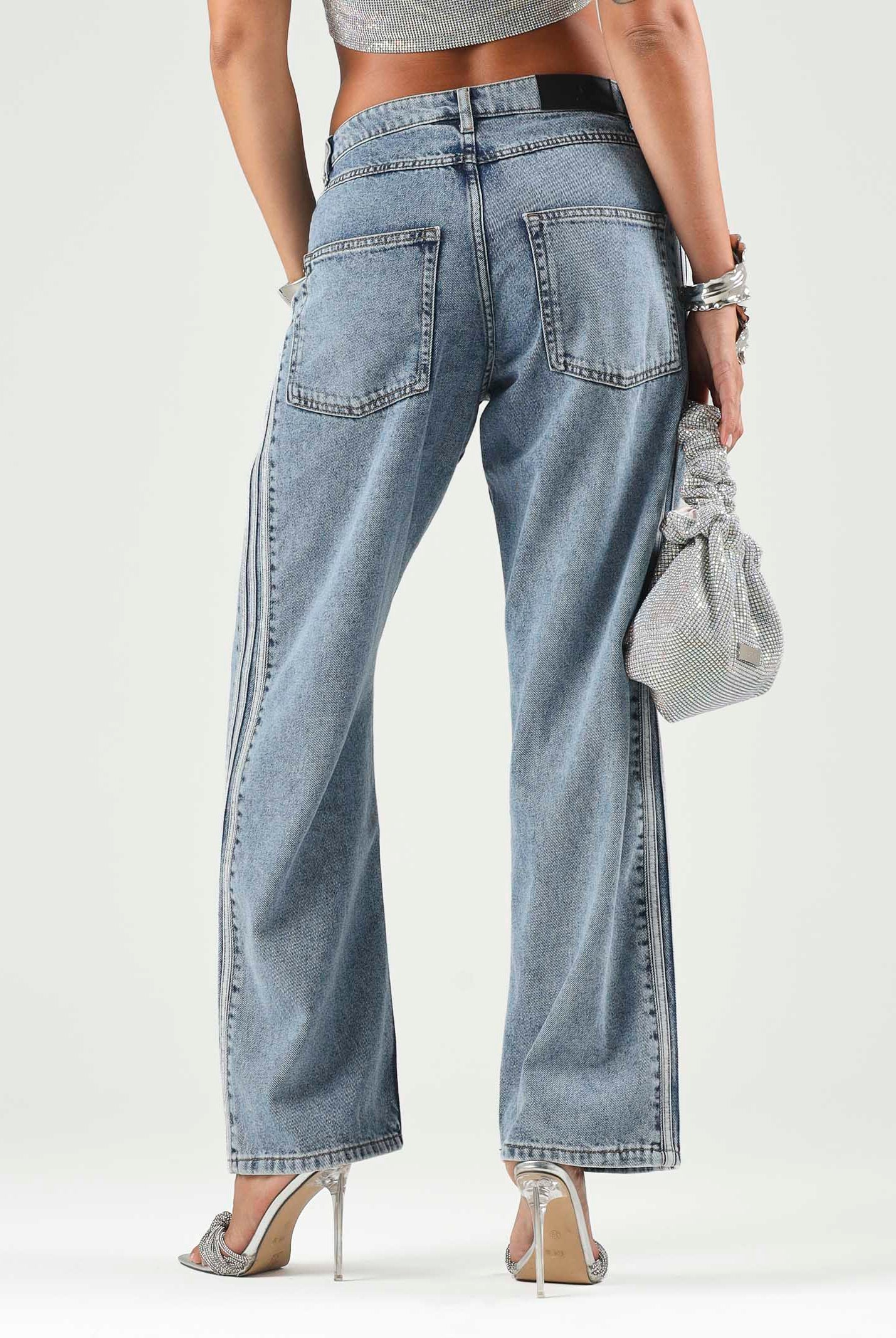ADIDAS ORIGINALS Jeans FIREBIRD ADICOLOR DENIM worn blue-celeste chiaro per uomo e donna con iconche 3-stripes KS4966 . ADIDAS ORIGINALS