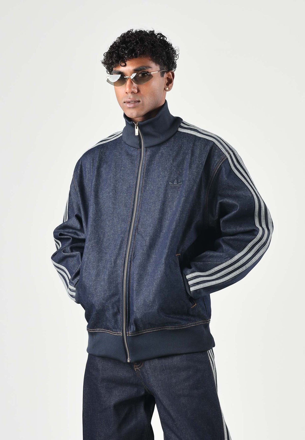 ADIDAS ORIGINALS Giubbotto di jeans FIREBIRD ADICOLOR indigo blu per uomo e donna con 3-Stripes sulle maniche. KS4971 . ADIDAS ORIGINALS