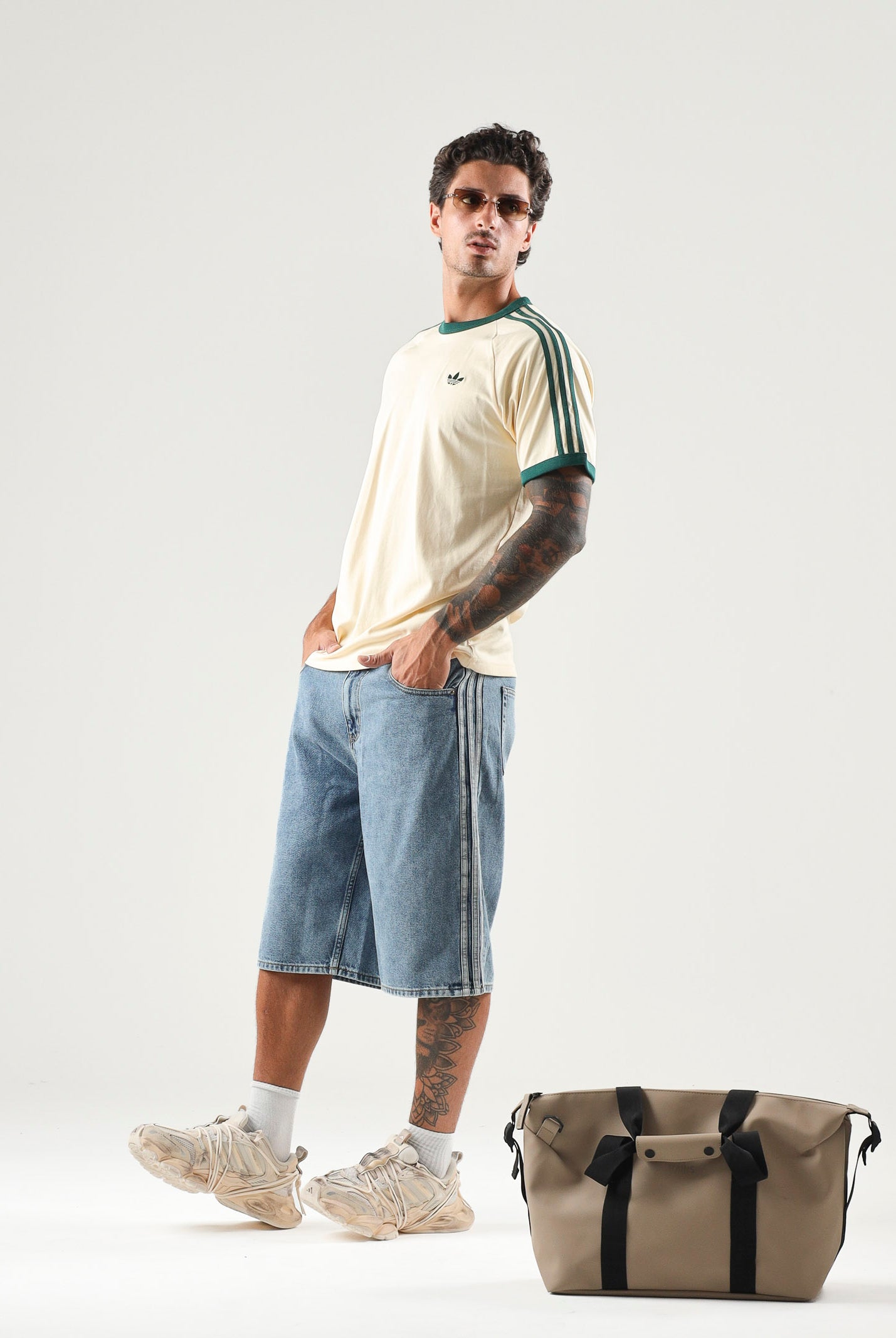 ADIDAS ORIGINALS Shorts FIREBIRD MID-RISE light-blu da uomo con iconiche 3-Stripes KS4975 . ADIDAS ORIGINALS