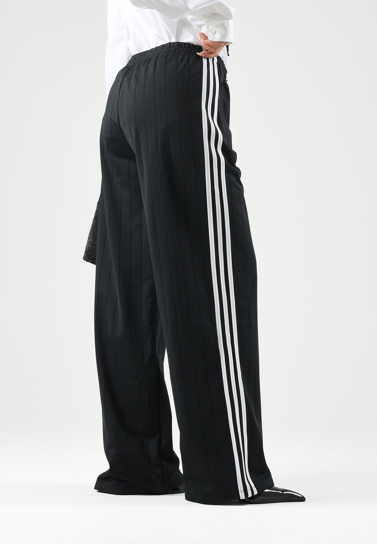 ADIDAS ORIGINALS Pantaloni PINSTRIPE FIREBIRD nero da donna con motivo gessato KS6787 . ADIDAS ORIGINALS