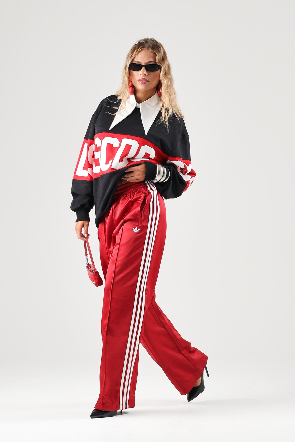 ADIDAS ORIGINALS Pantaloni WIDE LEG rosso per donna con coulisse in vita e bande laterali bianche. KS7338 . ADIDAS ORIGINALS