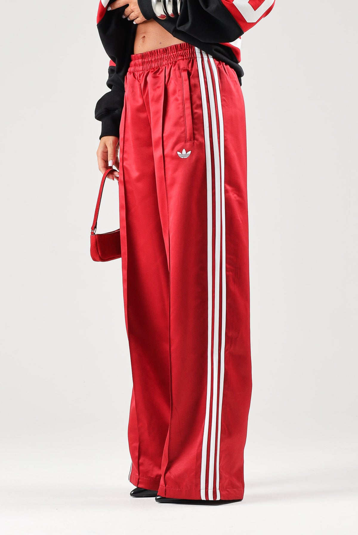 ADIDAS ORIGINALS Pantaloni WIDE LEG rosso per donna con coulisse in vita e bande laterali bianche. KS7338 . ADIDAS ORIGINALS