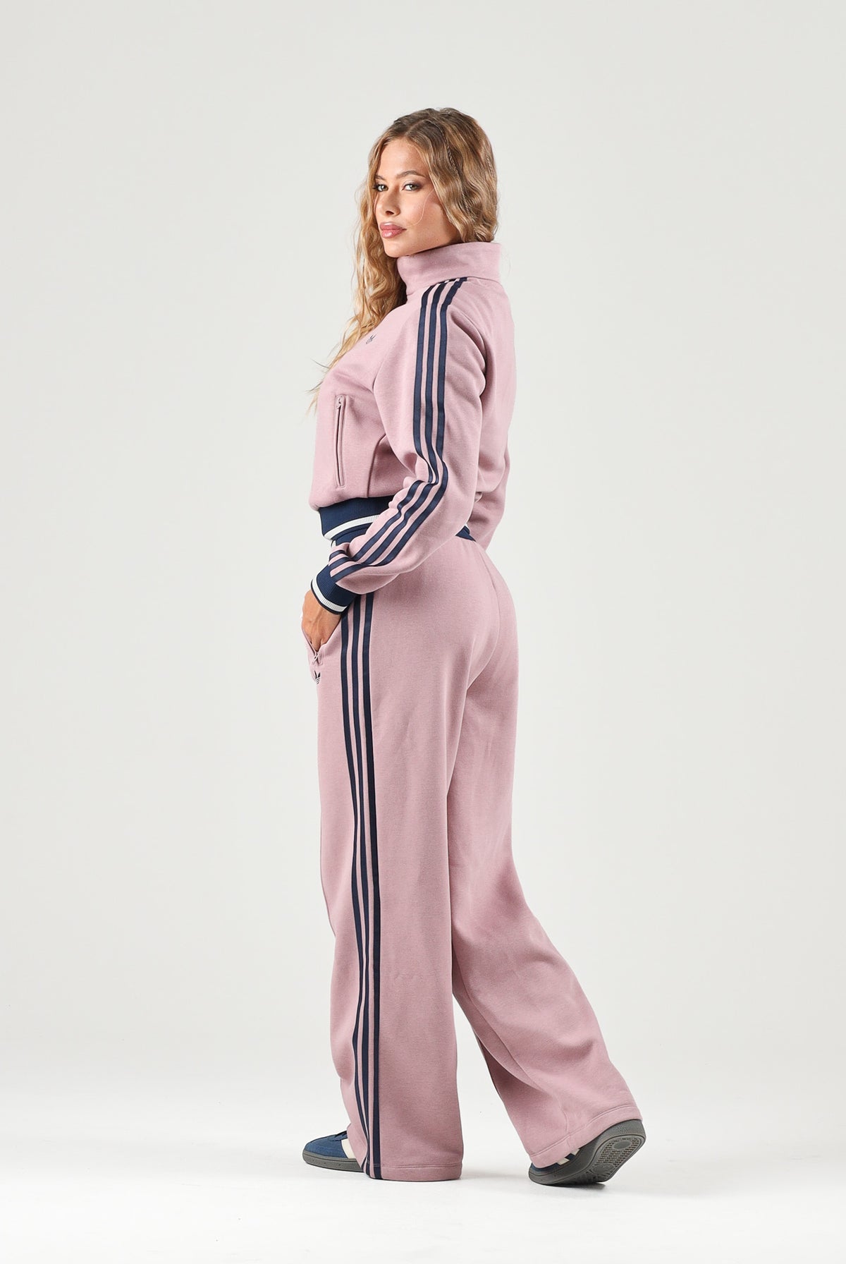 ADIDAS ORIGINALS Pantaloni sportivi FIREBIRD LOOSE TRACK PANTS Magic mauve-indigo, rosa malva e blu da donna KS7349 . ADIDAS ORIGINALS