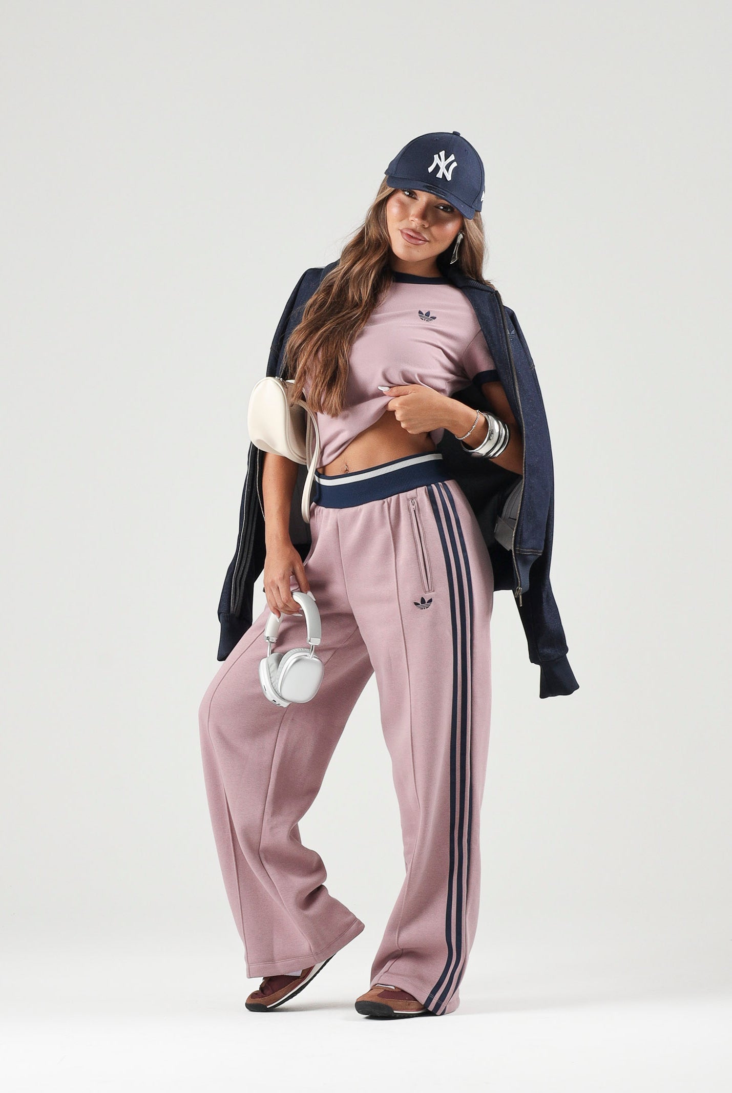ADIDAS ORIGINALS Pantaloni FIREBIRD LOOSE TRACK PANTS Magic mauve-indigo, rosa e blu da donna KS7349 . ADIDAS ORIGINALS