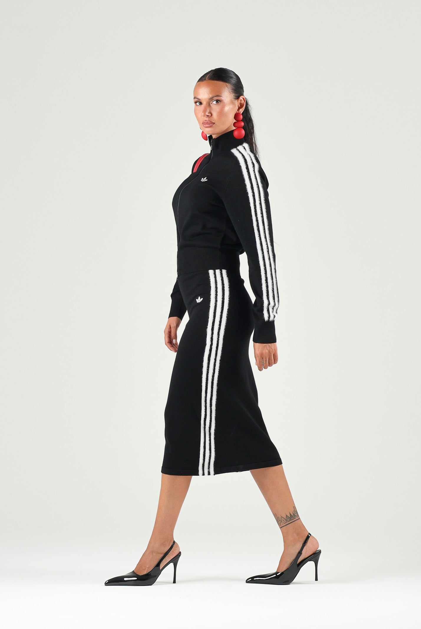 ADIDAS ORIGINALS Giubbotto TRACK TOP nero da donna con 3 stripes iconiche KS7366 . ADIDAS ORIGINALS