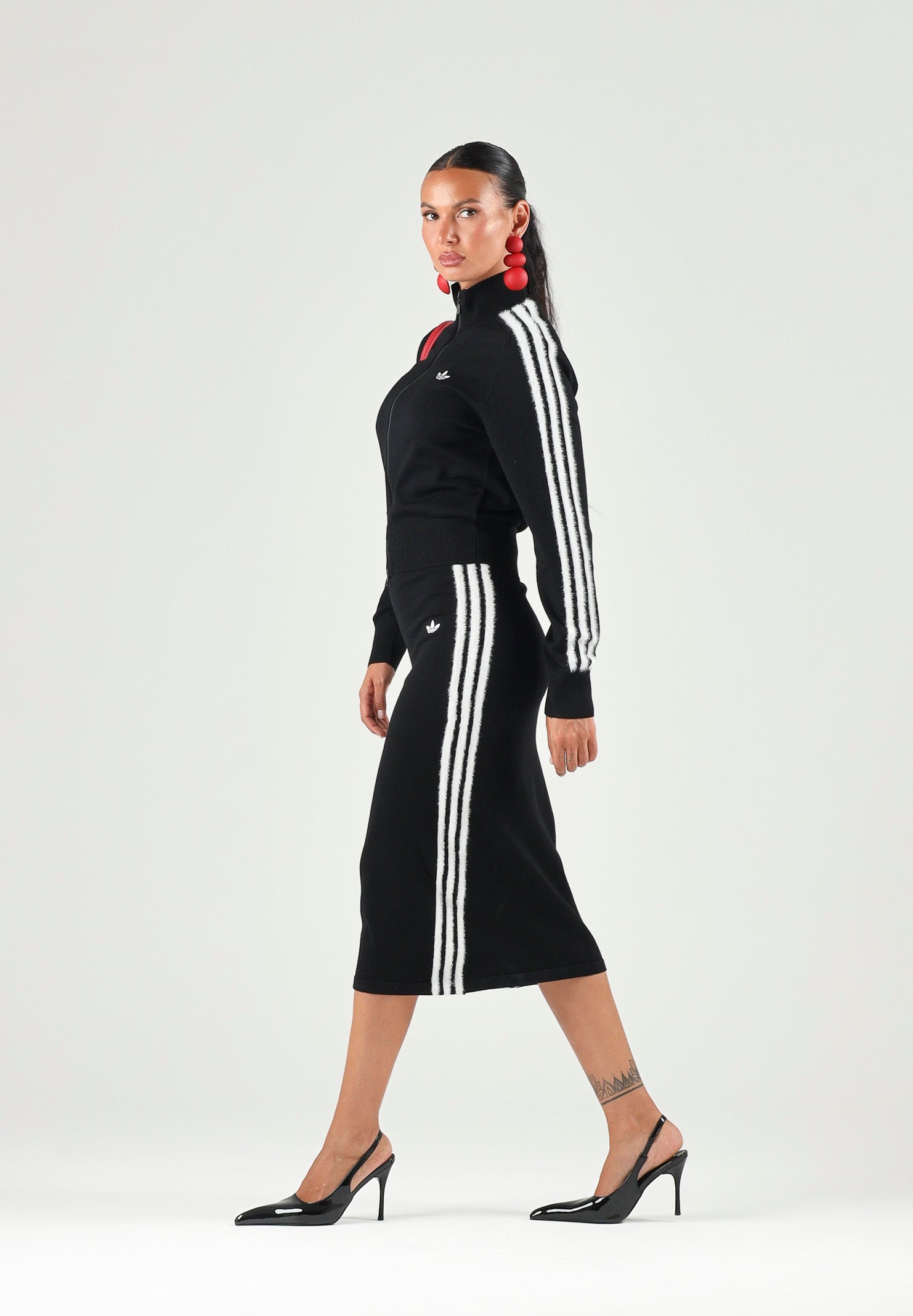 ADIDAS ORIGINALS Giubbotto TRACK TOP nero da donna con 3 stripes iconiche KS7366 . ADIDAS ORIGINALS