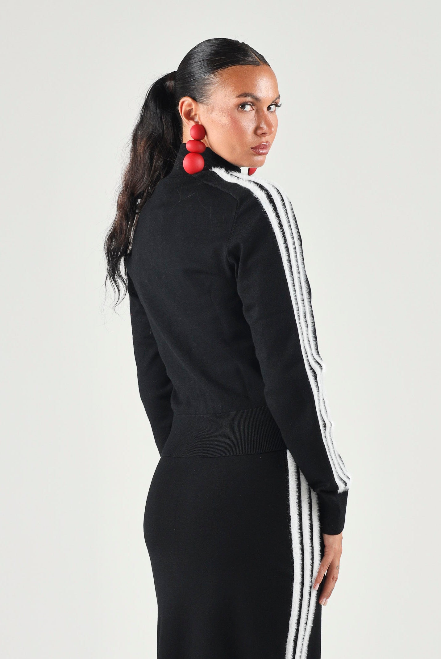 ADIDAS ORIGINALS Giubbotto TRACK TOP nero da donna con 3 stripes iconiche KS7366 . ADIDAS ORIGINALS