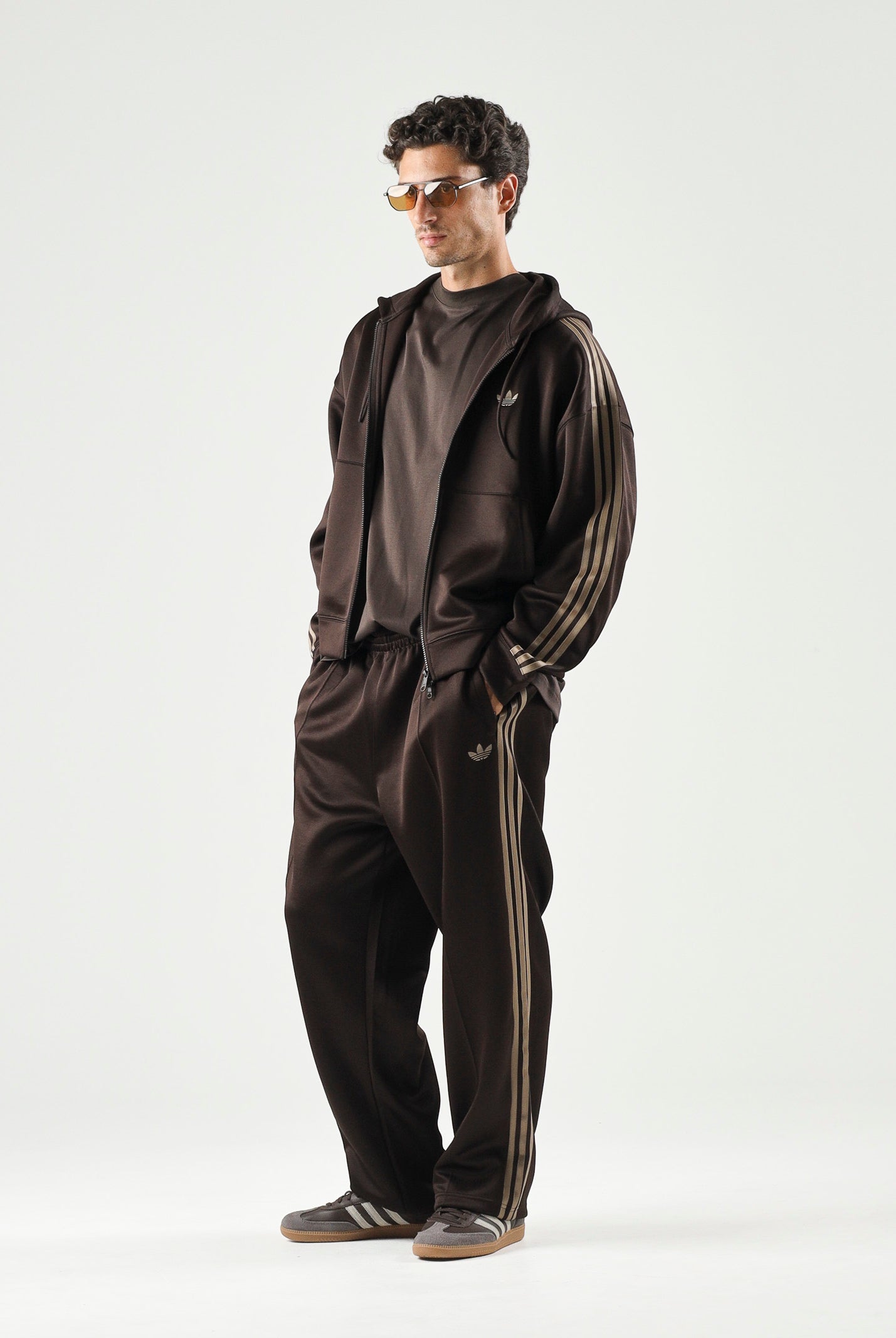 ADIDAS ORIGINALS Pantaloni ADICOLOR SPACER Aurora Coffee da uomo con iconiche 3-stripes KS7432 . ADIDAS ORIGINALS