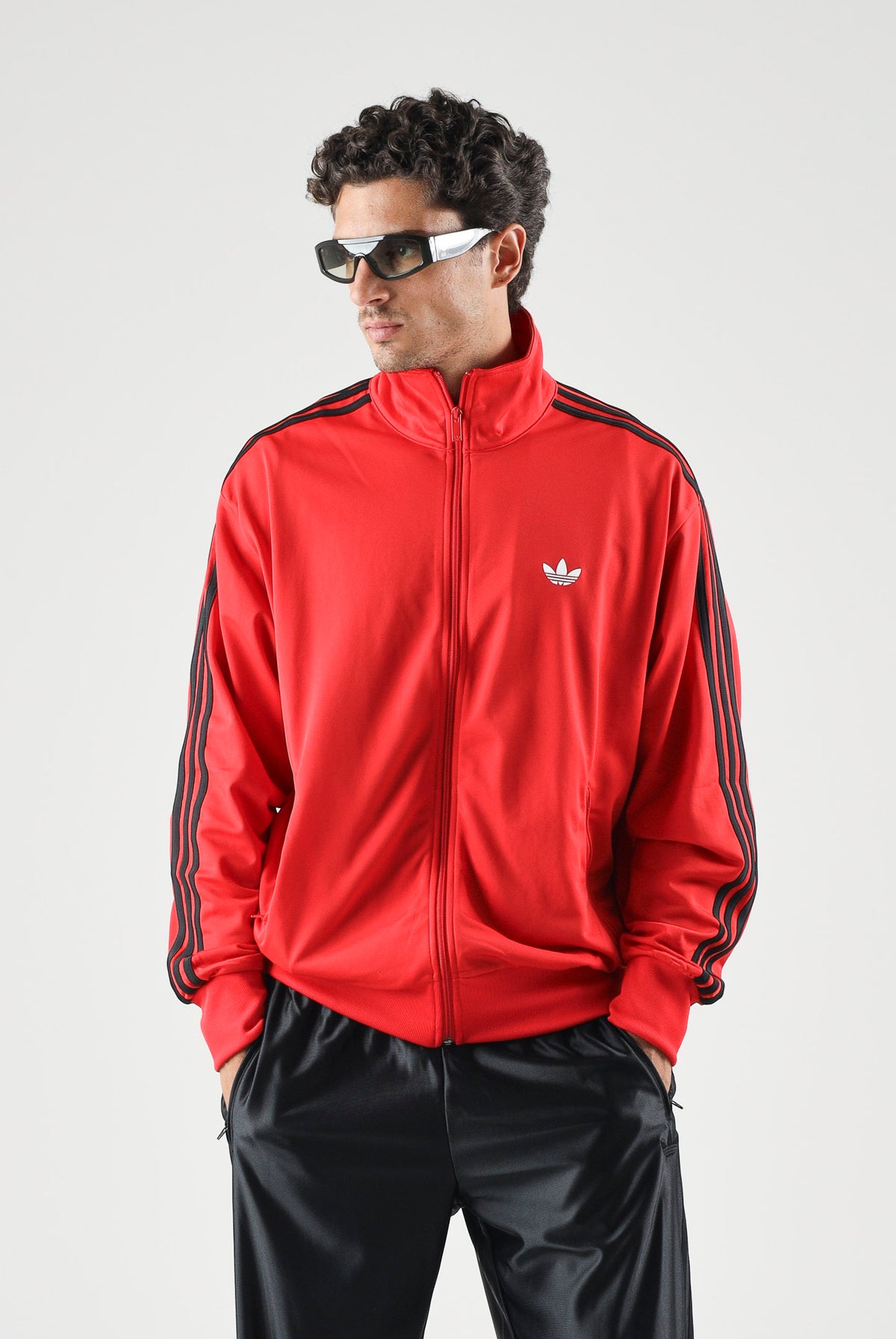 ADIDAS ORIGINALS Felpa con zip FIREBIRD, vivid red- rosso vivo, da uomo con strisce nere a contrasto<BR/> KS7461 . ADIDAS ORIGINALS