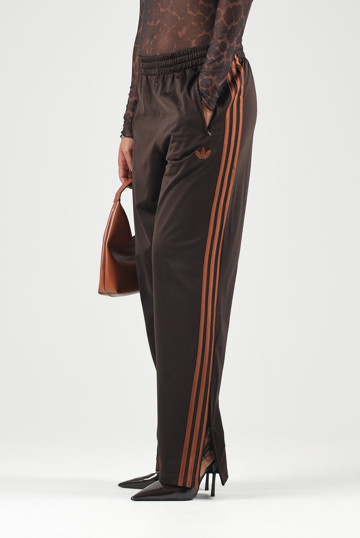 ADIDAS ORIGINALS Pantaloni FIREBIRD TRACK PANTS Aurora Coffee marrone per uomo e donna KS7477 . ADIDAS ORIGINALS