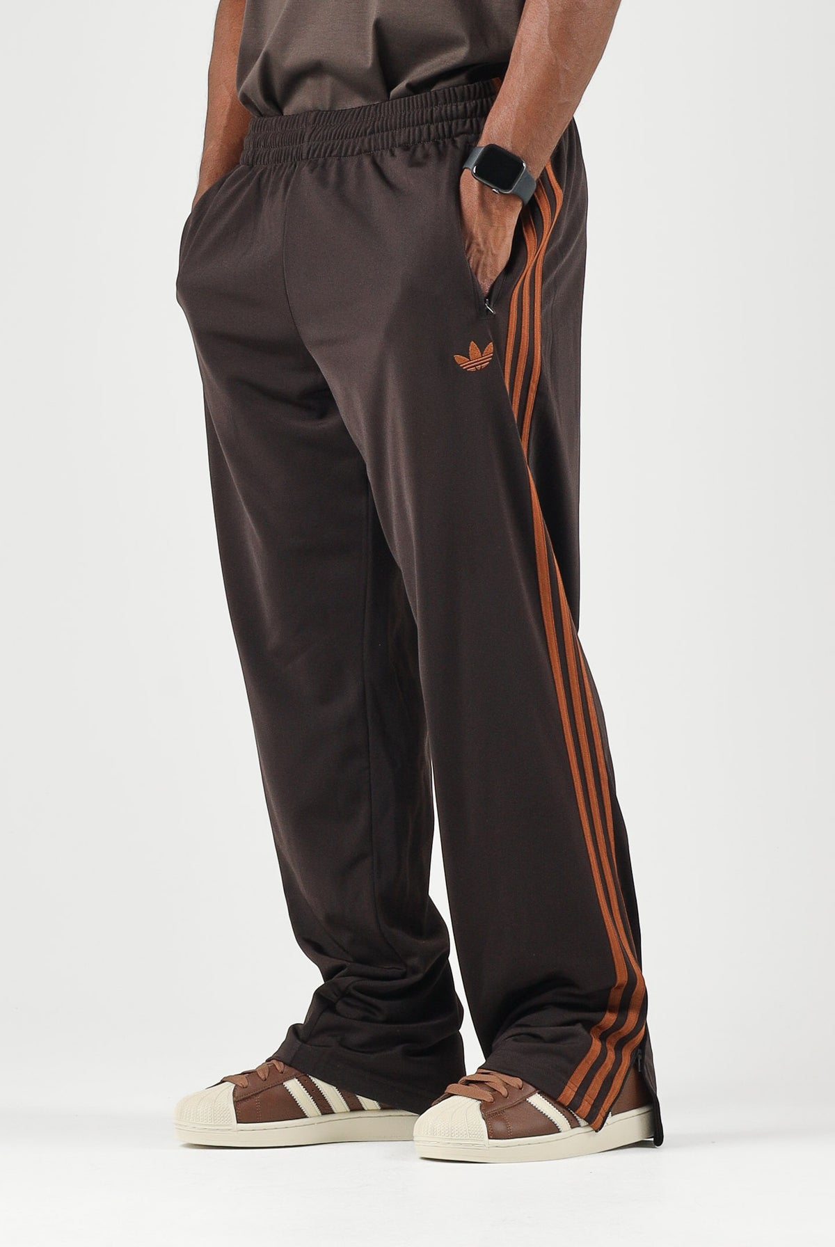 ADIDAS ORIGINALS Pantaloni FIREBIRD TRACK PANTS Aurora Coffee marrone per uomo e donna KS7477 . ADIDAS ORIGINALS