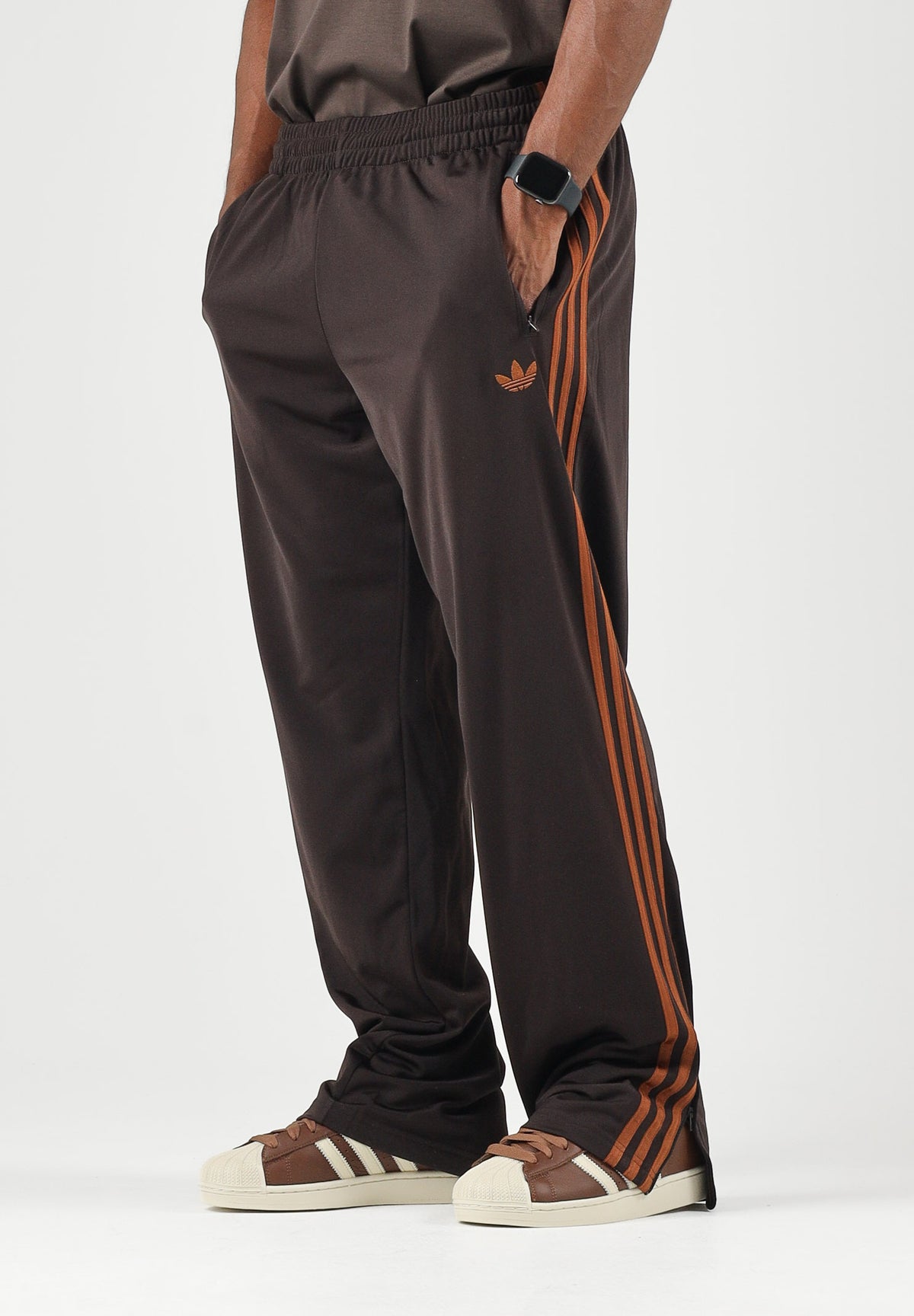 ADIDAS ORIGINALS Pantaloni FIREBIRD TRACK PANTS Aurora Coffee marrone per uomo e donna KS7477 . ADIDAS ORIGINALS