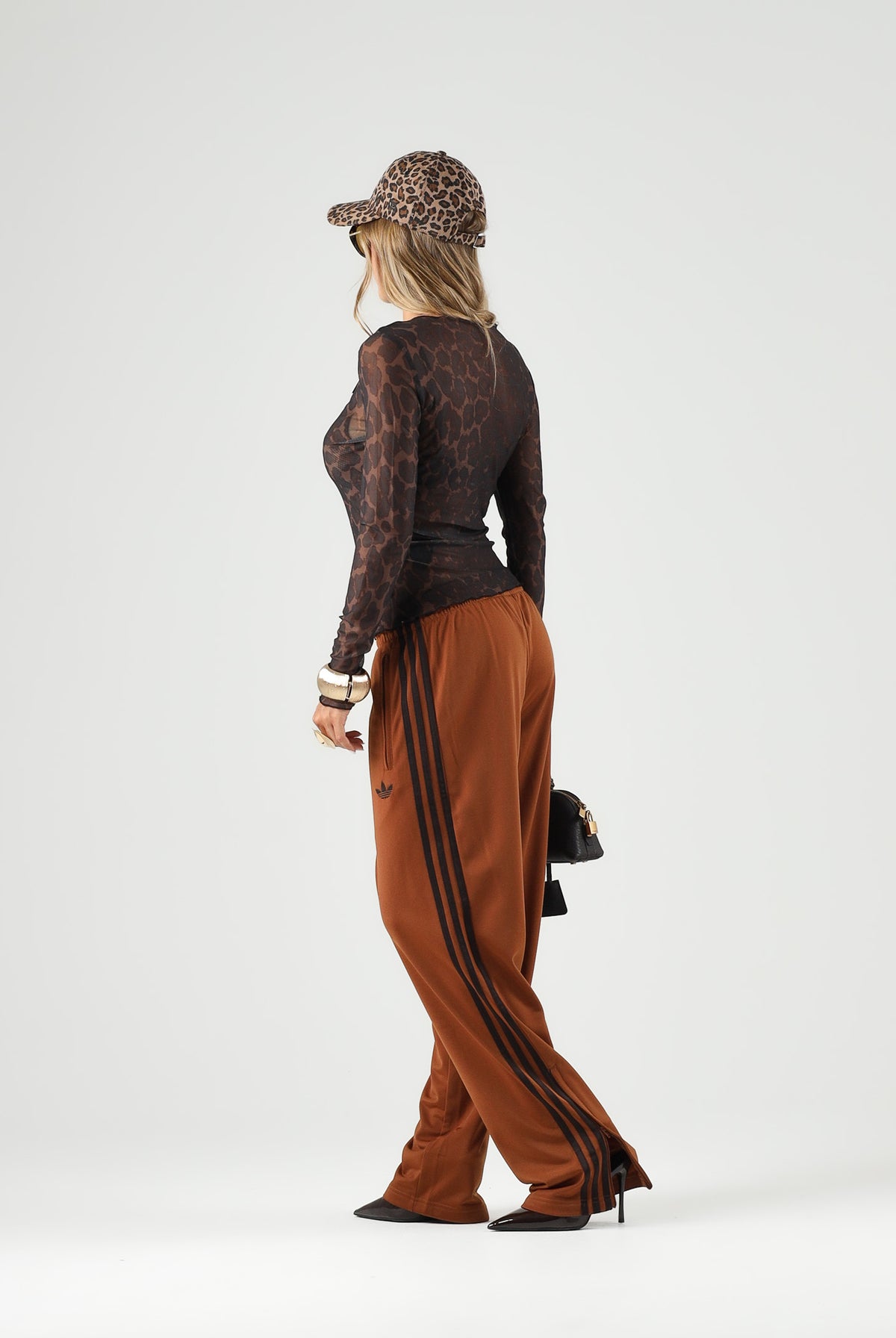 ADIDAS ORIGINALS Pantaloni FIREBIRD VELOUR marrone e bronzo per uomo e donna KS7479 . ADIDAS ORIGINALS