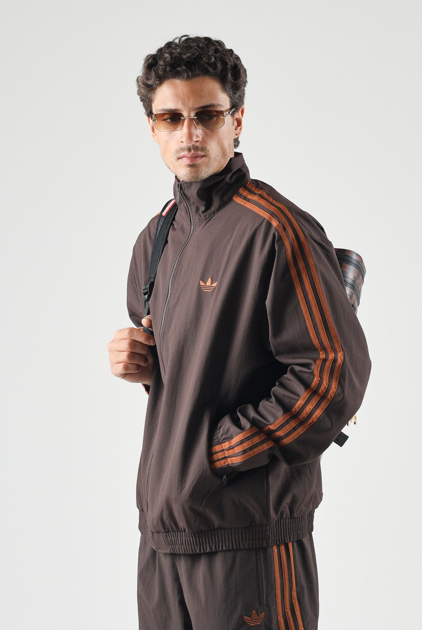 ADIDAS ORIGINALS Giacca FIREBIRD WOVEN T Aurora Coffee-marrone da uomo con logo Trefoil ricamato. KS7492 . ADIDAS ORIGINALS