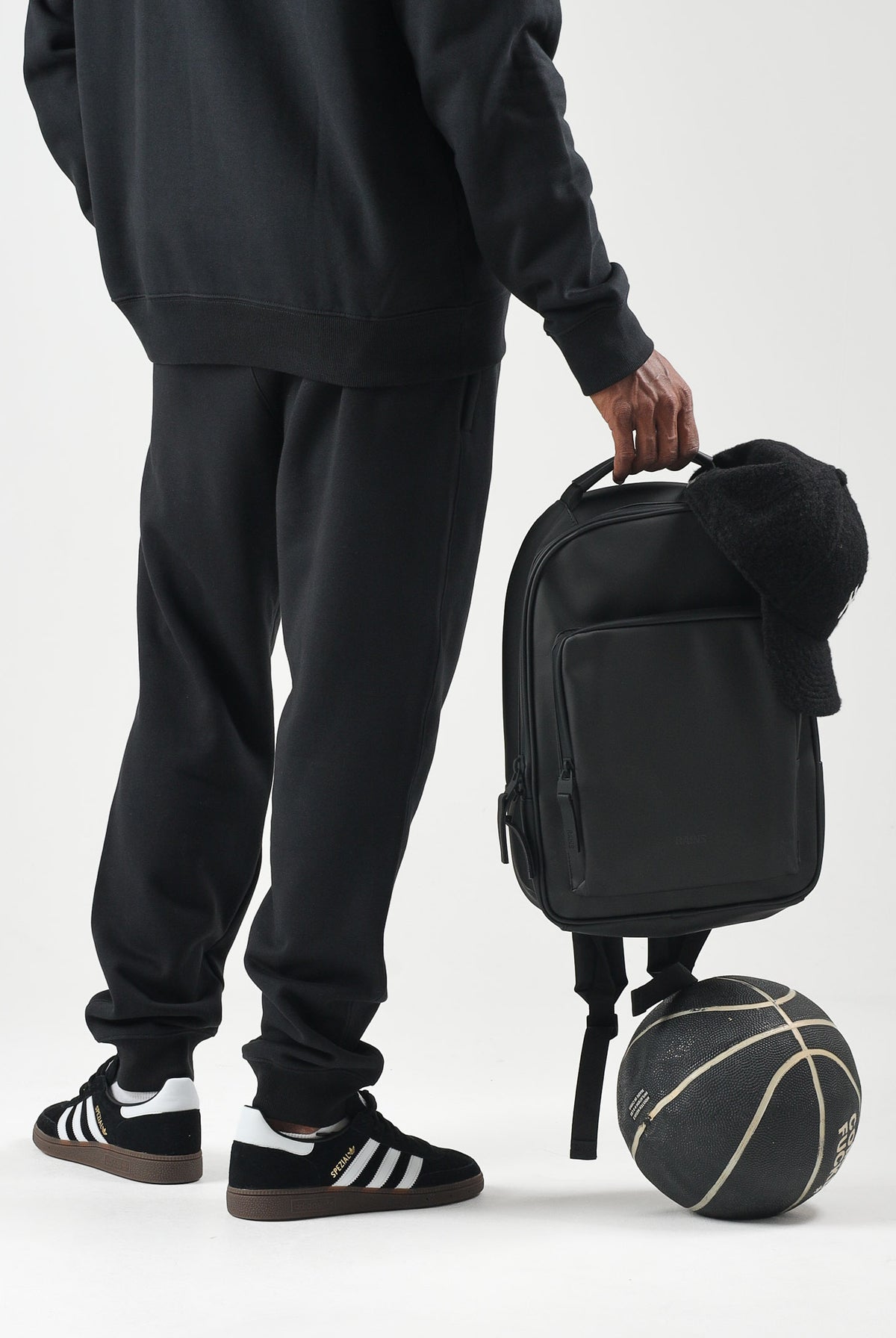 ADIDAS ORIGINALS Pantaloni TREFOIL ESSENTIALS PANTS nero da uomo in tinta unita KS8950 . ADIDAS ORIGINALS