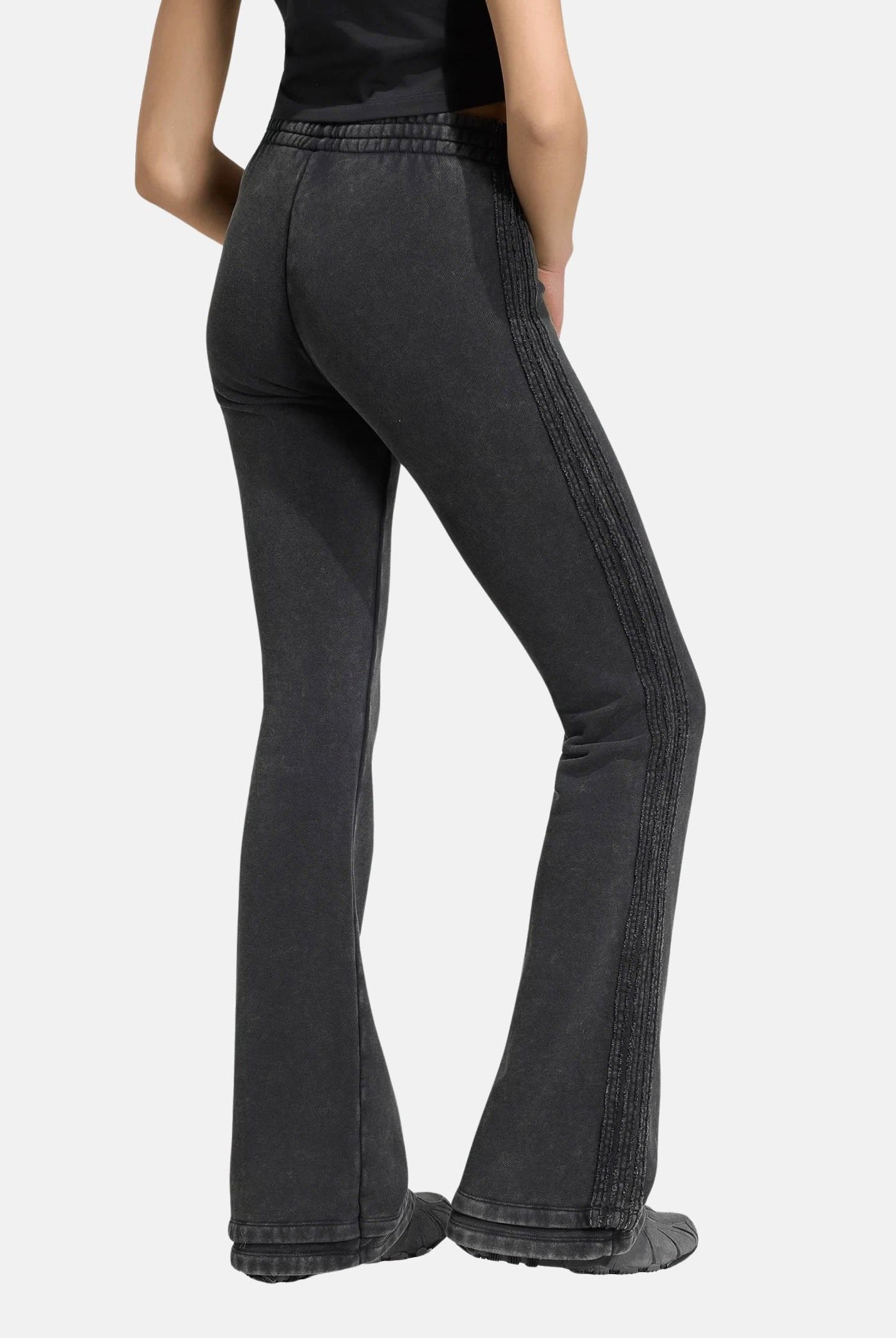 ADIDAS ORIGINALS Pantaloni SST BOOTCUT PANT neri da donna<BR/> KS9168 . ADIDAS ORIGINALS