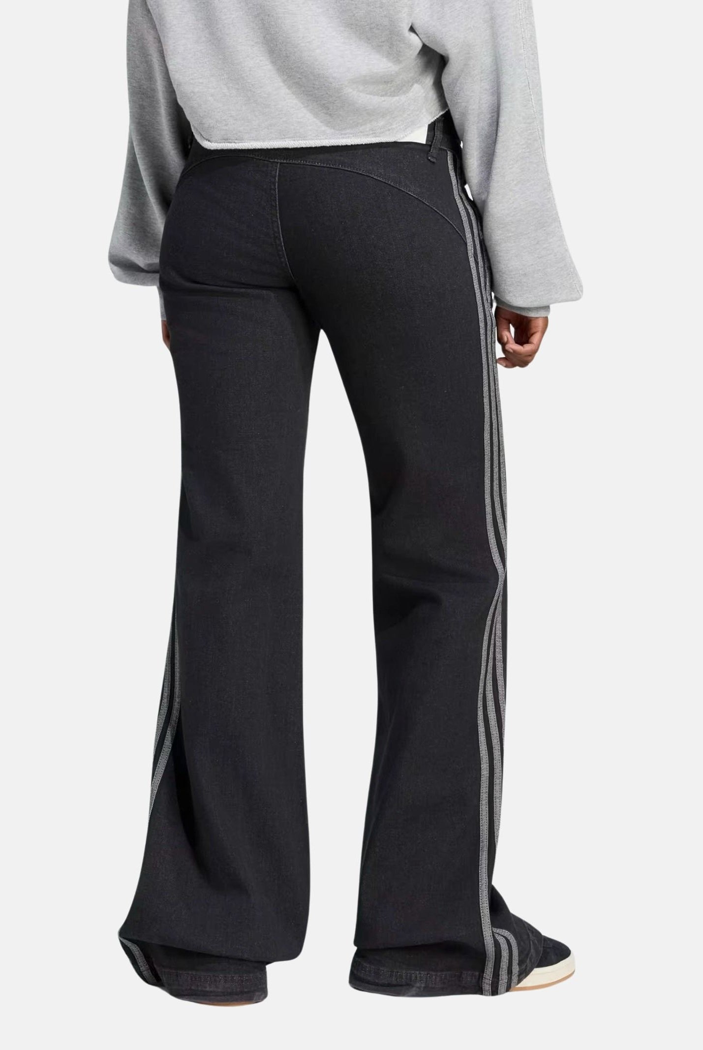 ADIDAS ORIGINALS Jeans SST LOW RISE FLARED nero da donna con gamba svasata. KS9214 . ADIDAS ORIGINALS