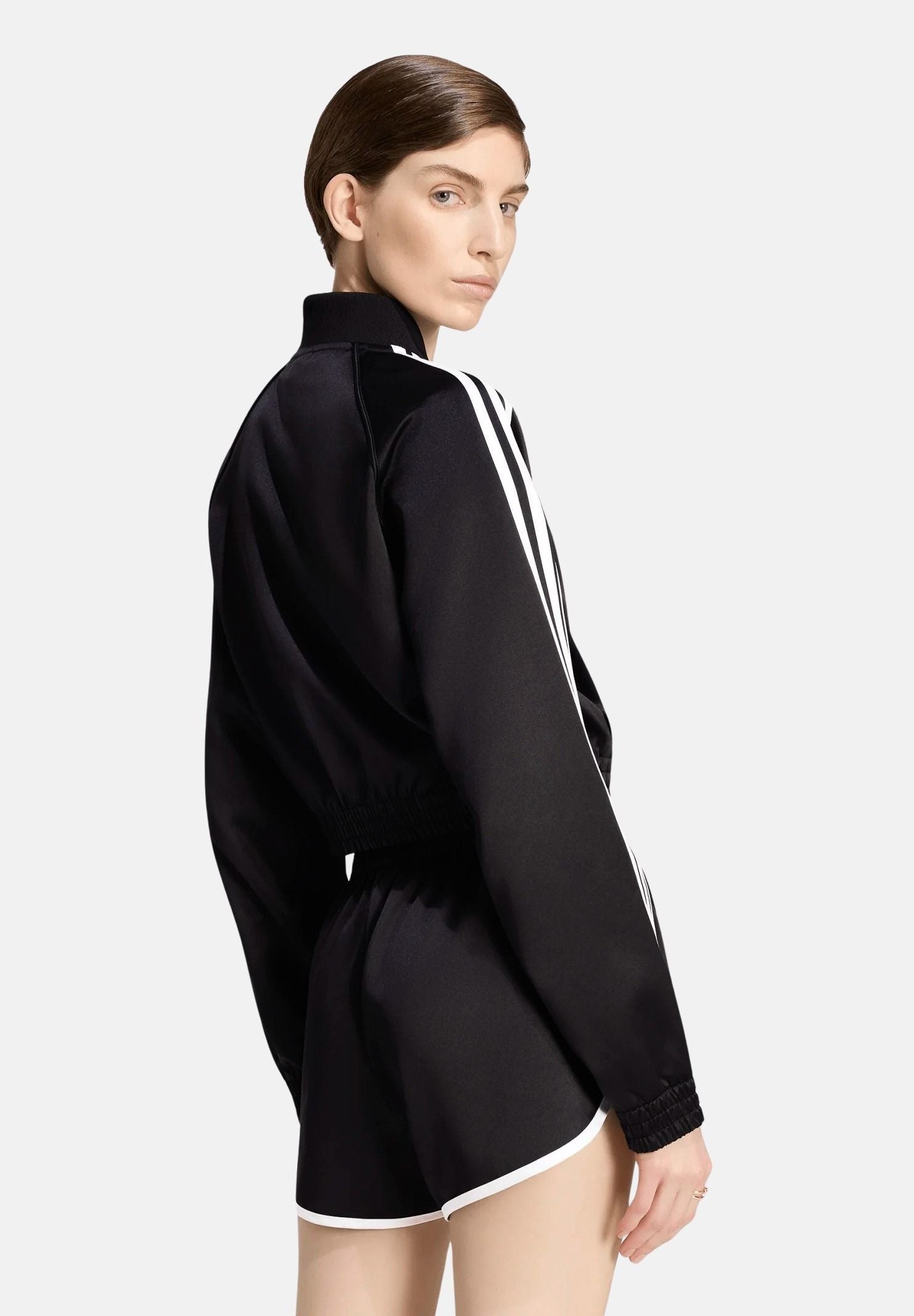 ADIDAS ORIGINALS Giacca SATIN SST in raso nera da donna con 3-Stripes bianche a contrasto. KS9371 . ADIDAS ORIGINALS