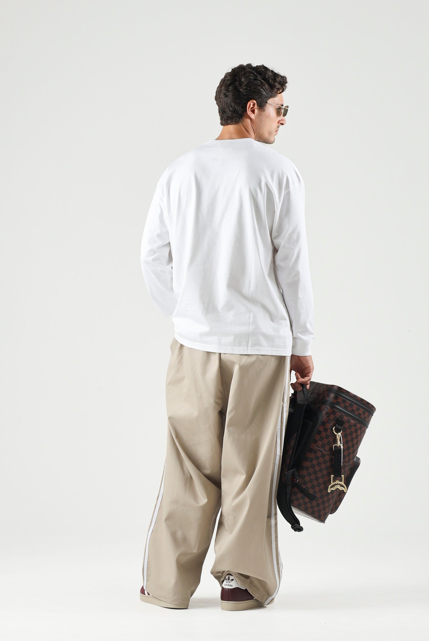 ADIDAS ORIGINALS T-shirt TREFOIL ESSENTIALS bianco da uomo con logo iconico KS9802 . ADIDAS ORIGINALS