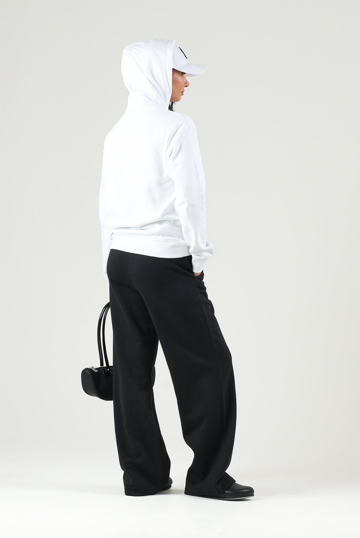 ADIDAS ORIGINALS Felpa con cappuccio TREFOIL ESSENTIALS HOODIE bianca per uomo e donna KS9806 . ADIDAS ORIGINALS