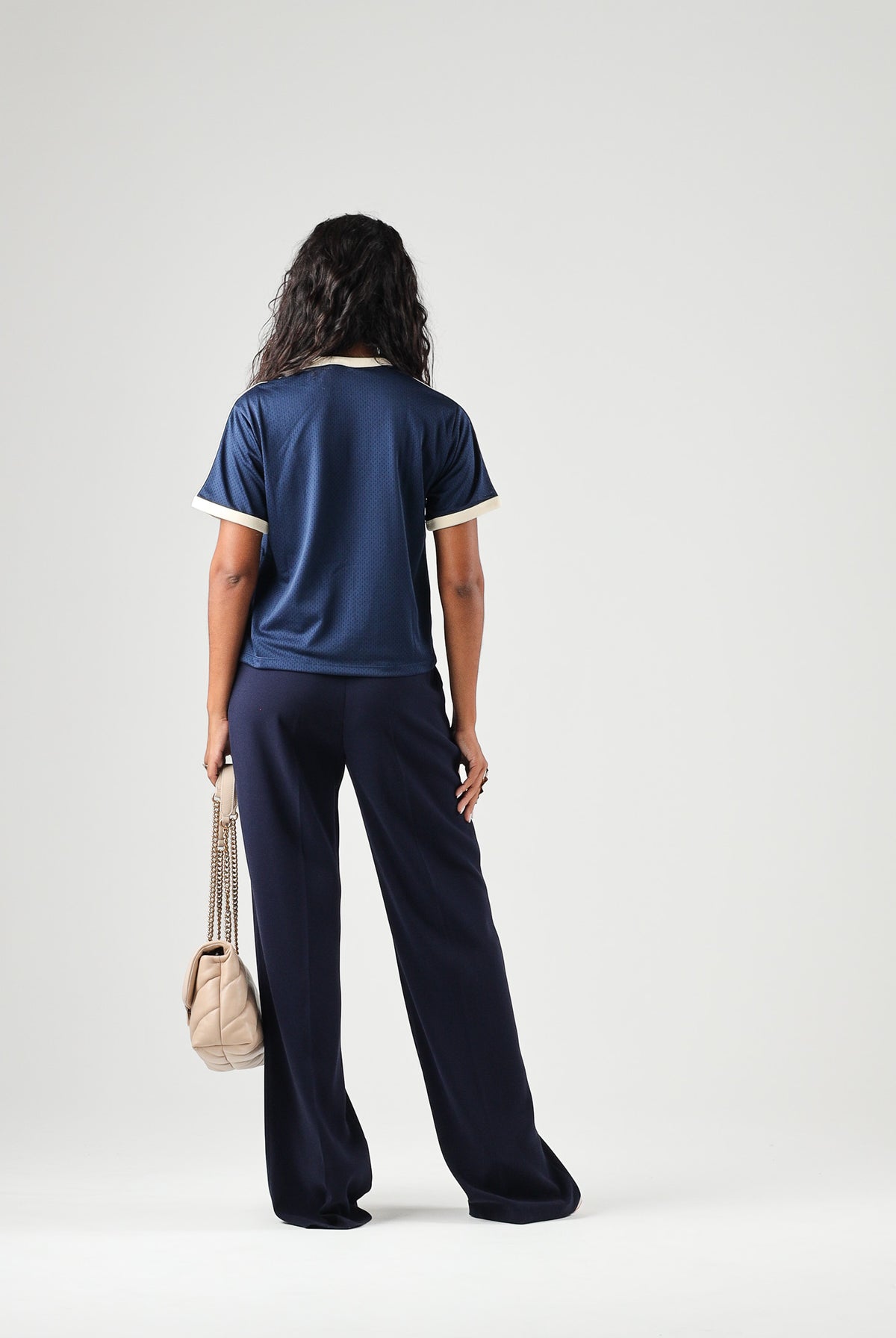 ADIDAS ORIGINALS T-shirt manica corta LINEAER IN MESH, blu-crema da donna con logo frontale KS9841 . ADIDAS ORIGINALS