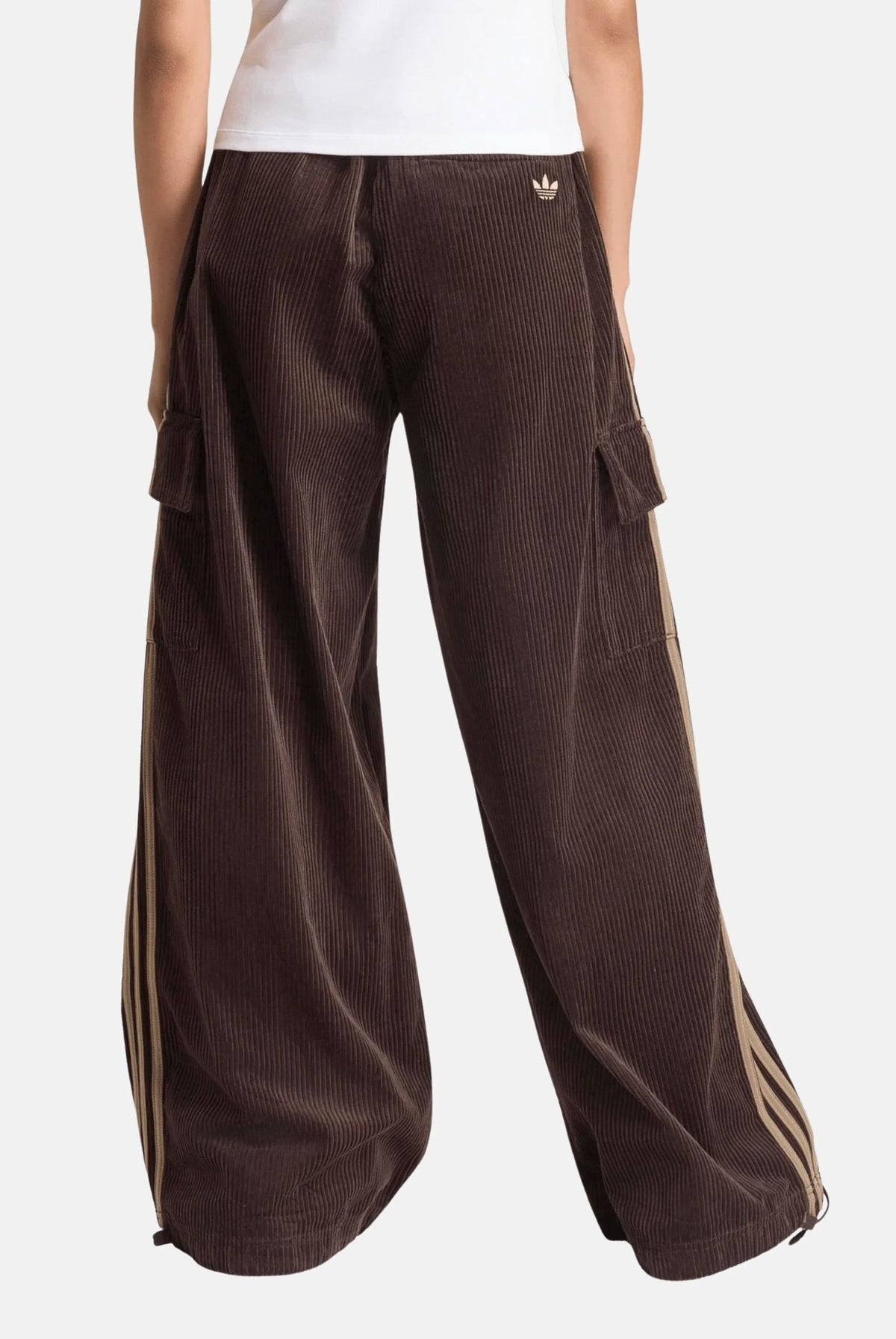ADIDAS ORIGINALS Pantaloni CORDUROY CARGO PANTS marrone da donna con tasche cargo laterali e coulisse regolabile KT0064 . ADIDAS ORIGINALS