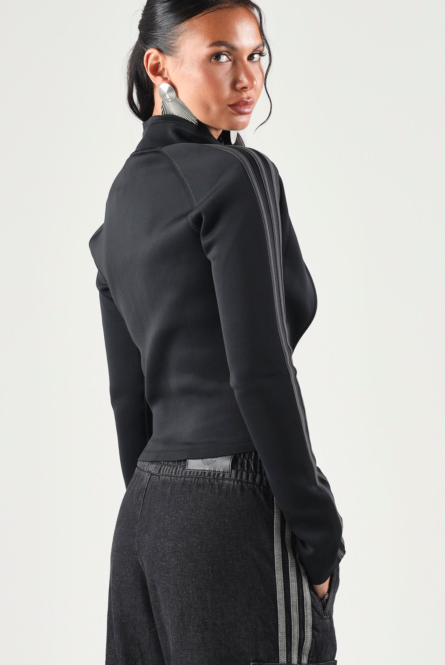 ADIDAS ORIGINALS Felpa con zip TRACK TOP SST 2.0 nera da donna a collo alto KT1780 . ADIDAS ORIGINALS