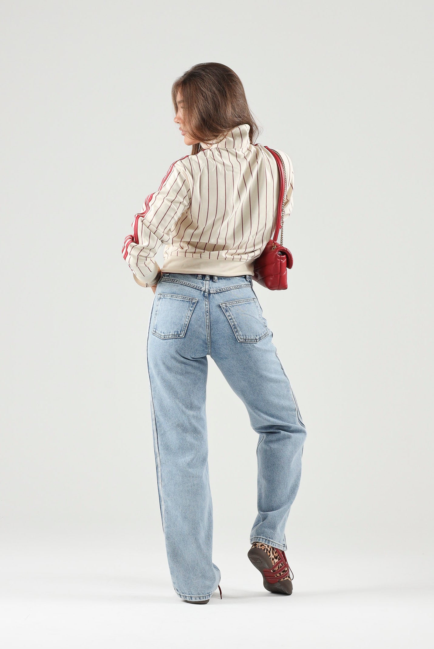ADIDAS ORIGINALS Felpa con zip ADICOLOR PINSTRIPE vaniglia da donna con 3-stripes iconiche KT1850 . ADIDAS ORIGINALS