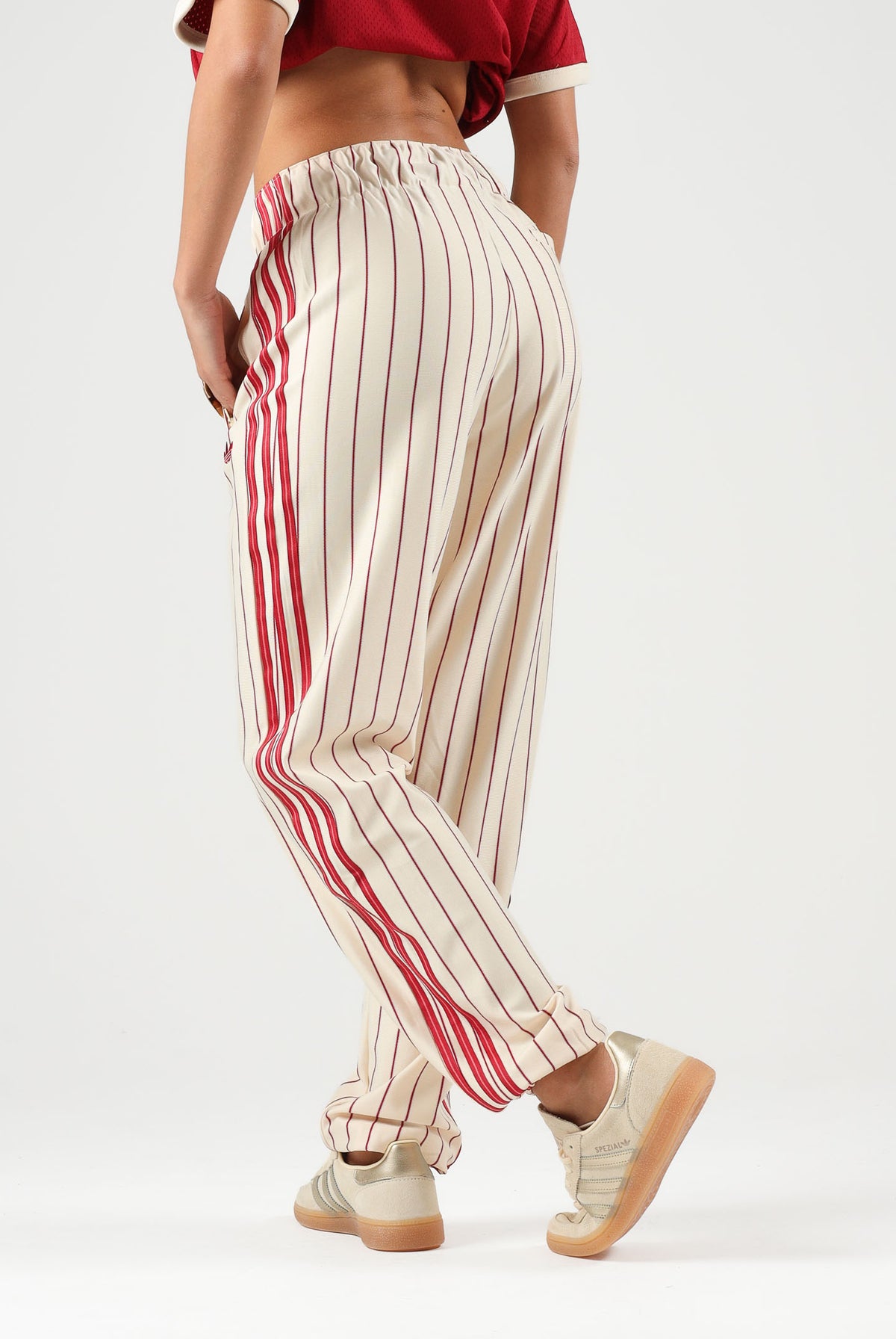 ADIDAS ORIGINALS Pantaloni beige FIREBIRD per uomo e donna con motivo a righe sottili e gamba dritta KT1851 . ADIDAS ORIGINALS