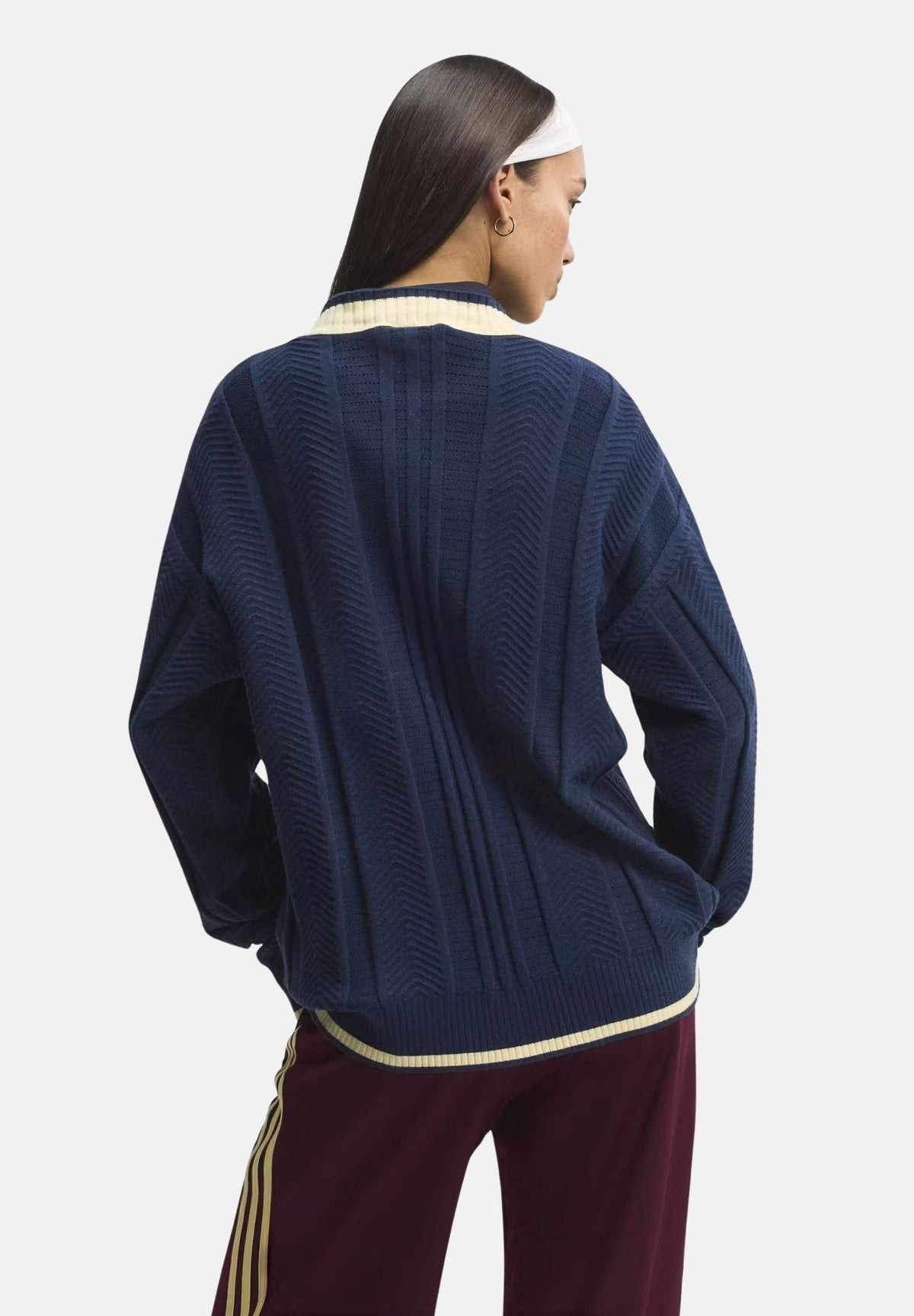 ADIDAS ORIGINALS Cardigan in maglia CABLE KNIT color navy-vaniglia da donna con lavorazione a trecce e profili a contrasto KT1859 . ADIDAS ORIGINALS