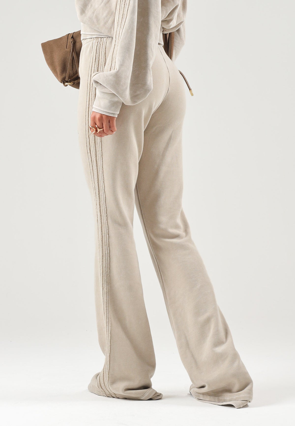 ADIDAS ORIGINALS Pantaloni SST BOOTCUT khaki three beige da donna KT1915 . ADIDAS ORIGINALS