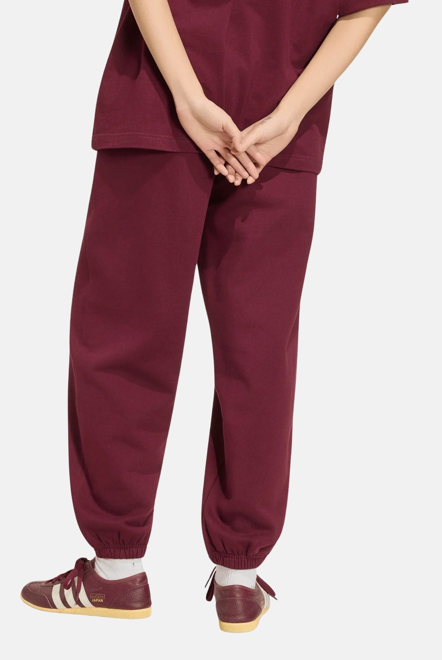 ADIDAS ORIGINALS Pantaloni ESSENTIALS LOOSE FLEECE marron-bordeaux, da donna<BR/> KT2265 . ADIDAS ORIGINALS