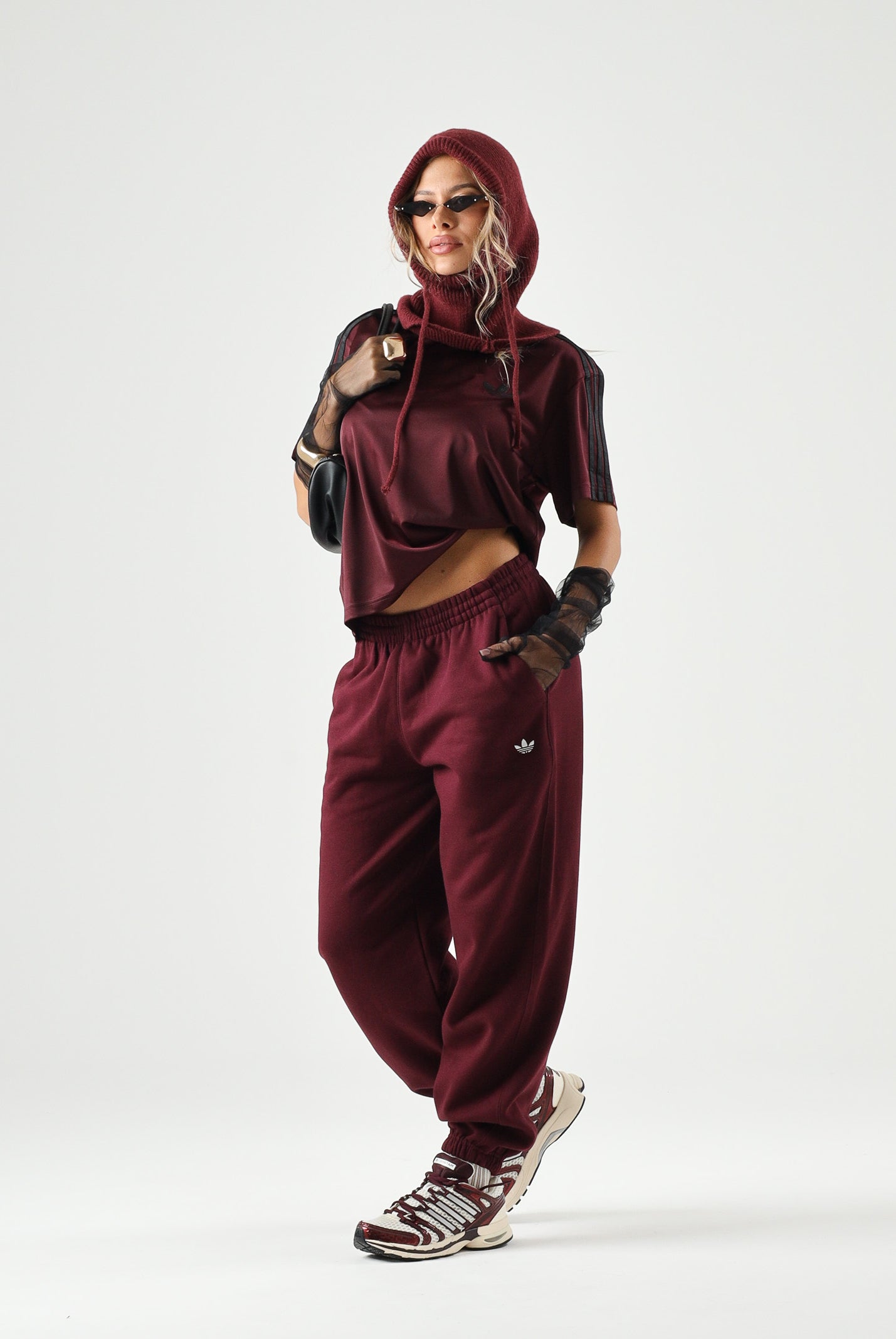 ADIDAS ORIGINALS Pantaloni ESSENTIALS LOOSE FLEECE marron-bordeaux, da donna<BR/> KT2265 . ADIDAS ORIGINALS