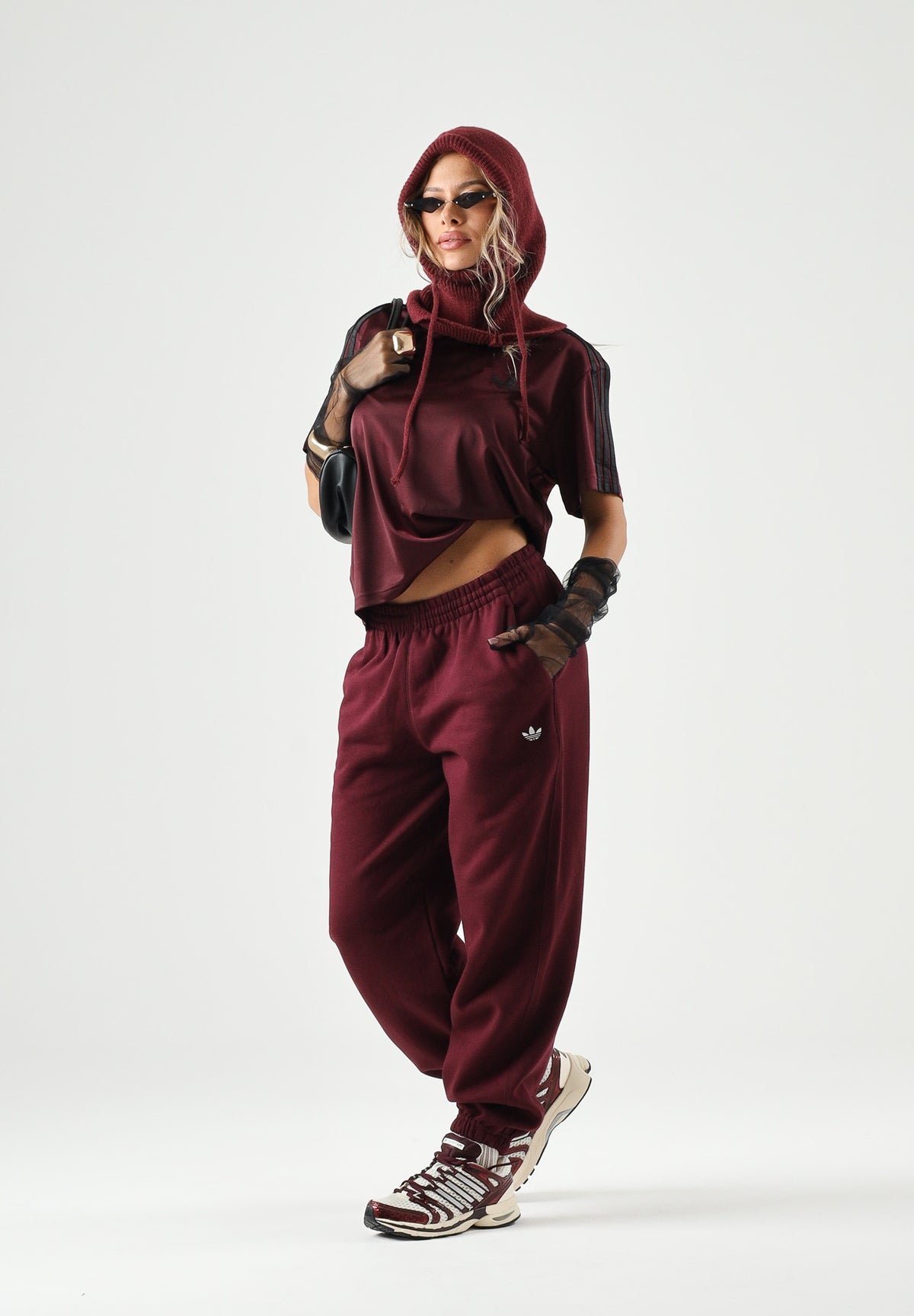 ADIDAS ORIGINALS Pantaloni ESSENTIALS LOOSE FLEECE marron-bordeaux, da donna<BR/> KT2265 . ADIDAS ORIGINALS