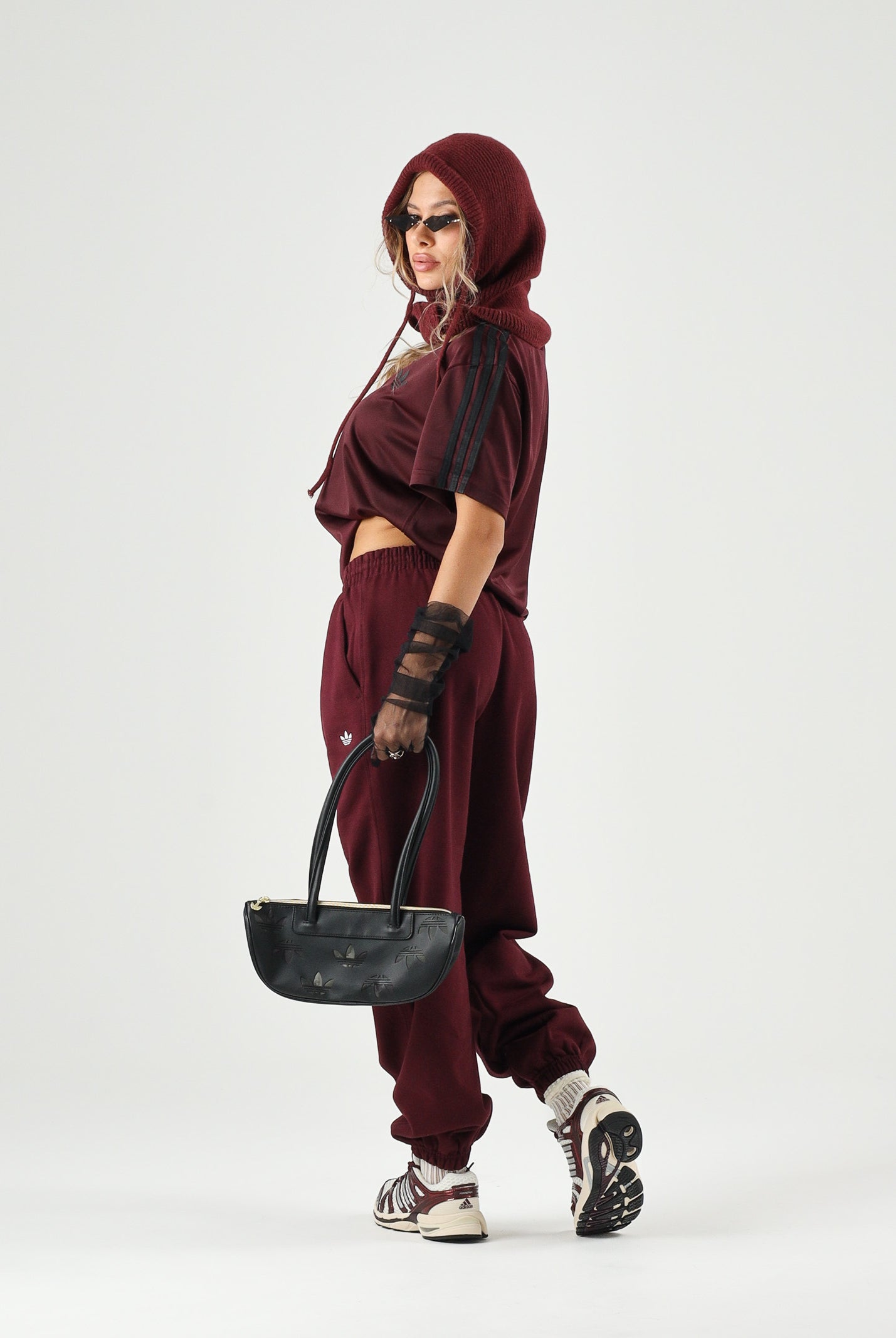 ADIDAS ORIGINALS Pantaloni ESSENTIALS LOOSE FLEECE marron-bordeaux, da donna<BR/> KT2265 . ADIDAS ORIGINALS