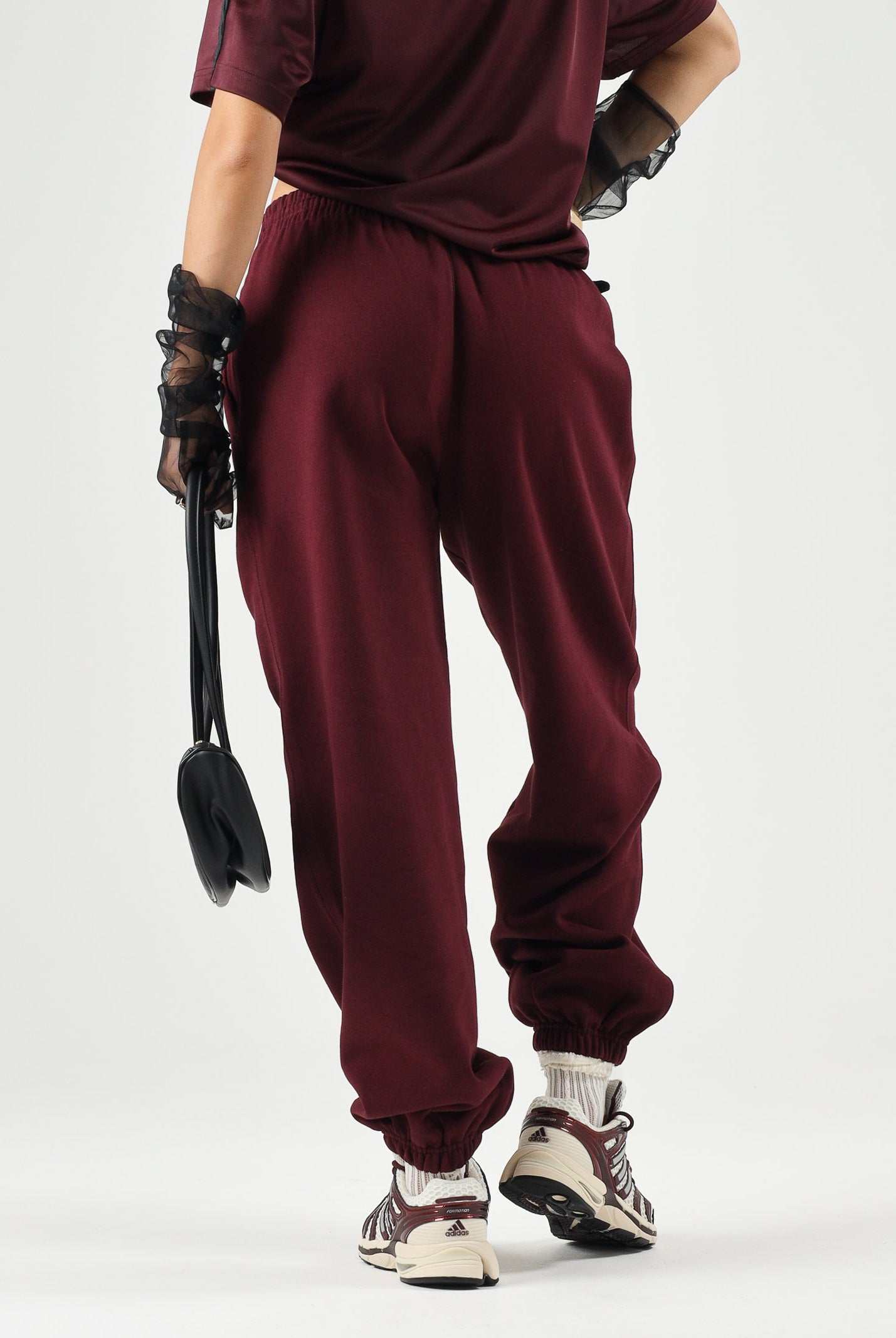 ADIDAS ORIGINALS Pantaloni ESSENTIALS LOOSE FLEECE marron-bordeaux, da donna<BR/> KT2265 . ADIDAS ORIGINALS