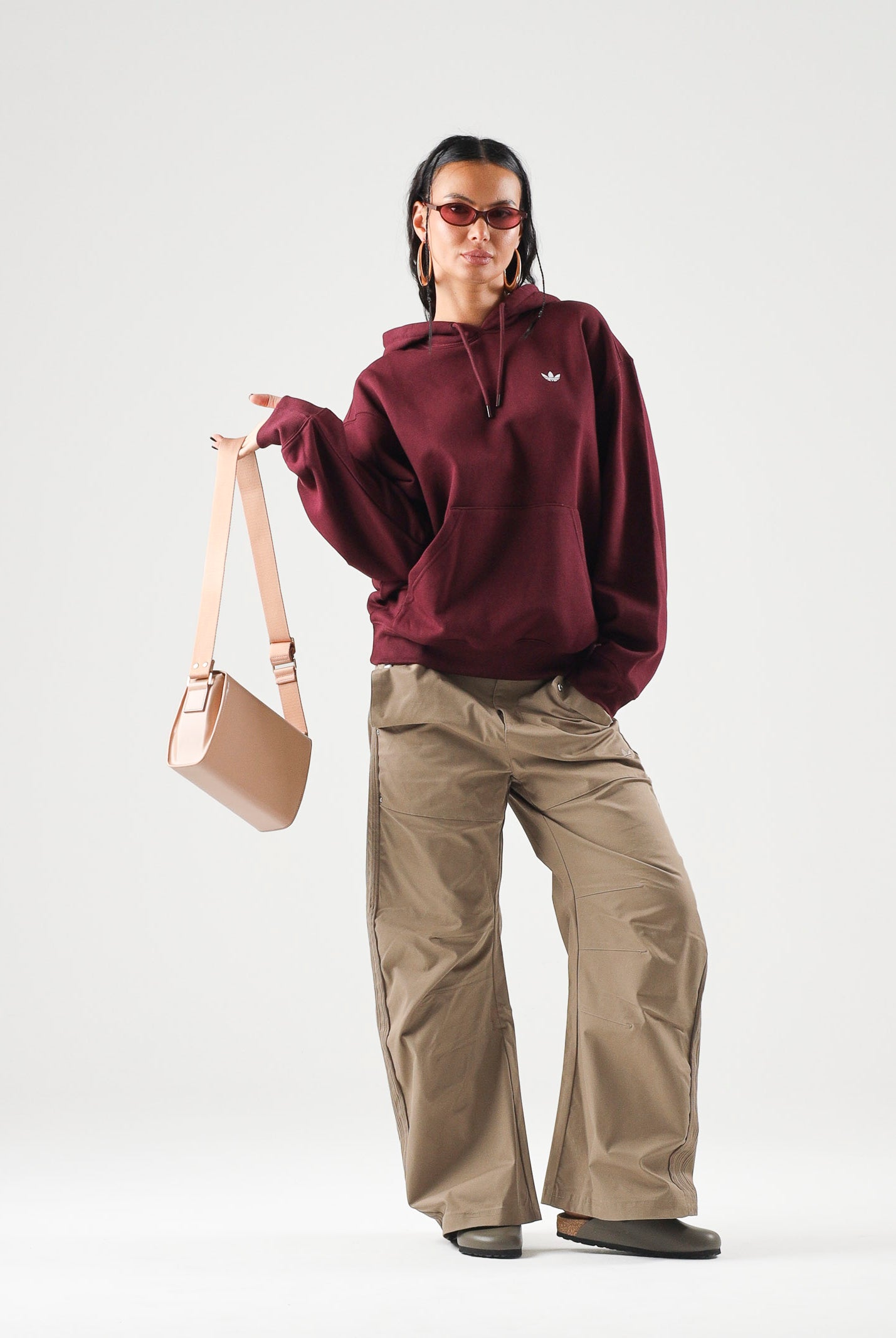 ADIDAS ORIGINALS Felpa ESSENTIALS OVERSIZE Maroon bordeaux da donna in tinta unita KT2274 . ADIDAS ORIGINALS