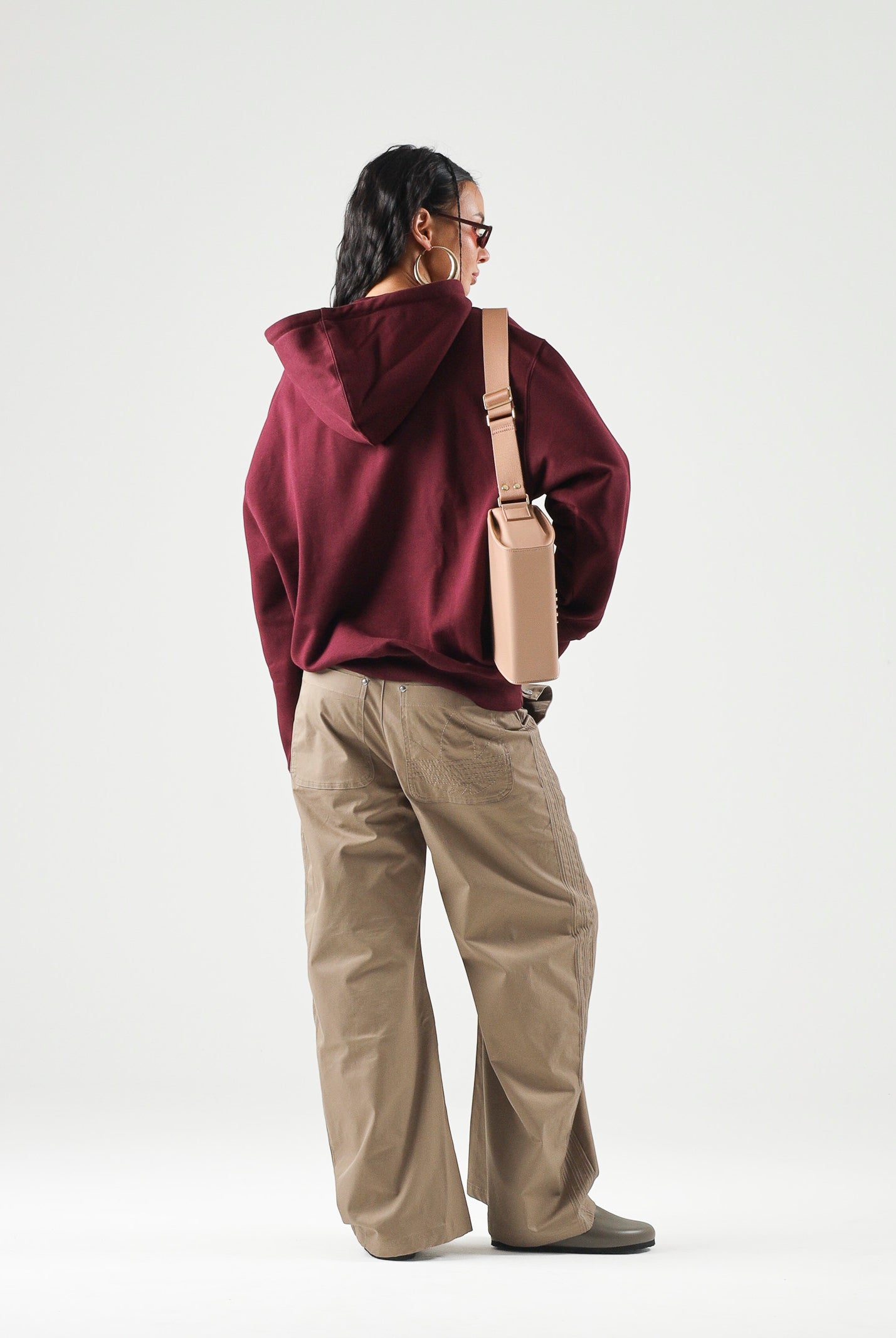 ADIDAS ORIGINALS Felpa ESSENTIALS OVERSIZE Maroon bordeaux da donna in tinta unita KT2274 . ADIDAS ORIGINALS