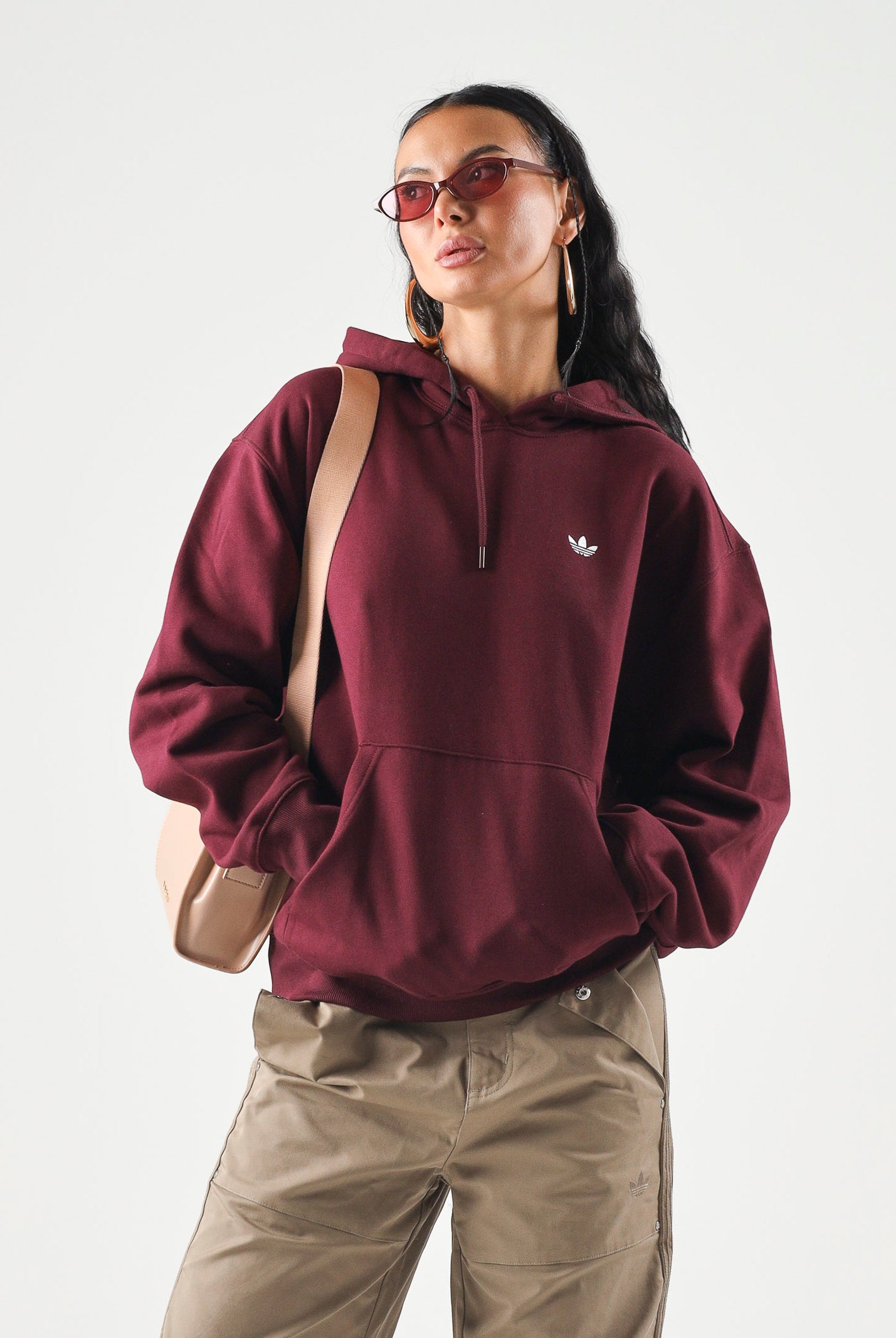 ADIDAS ORIGINALS Felpa ESSENTIALS OVERSIZE Maroon bordeaux da donna in tinta unita KT2274 . ADIDAS ORIGINALS