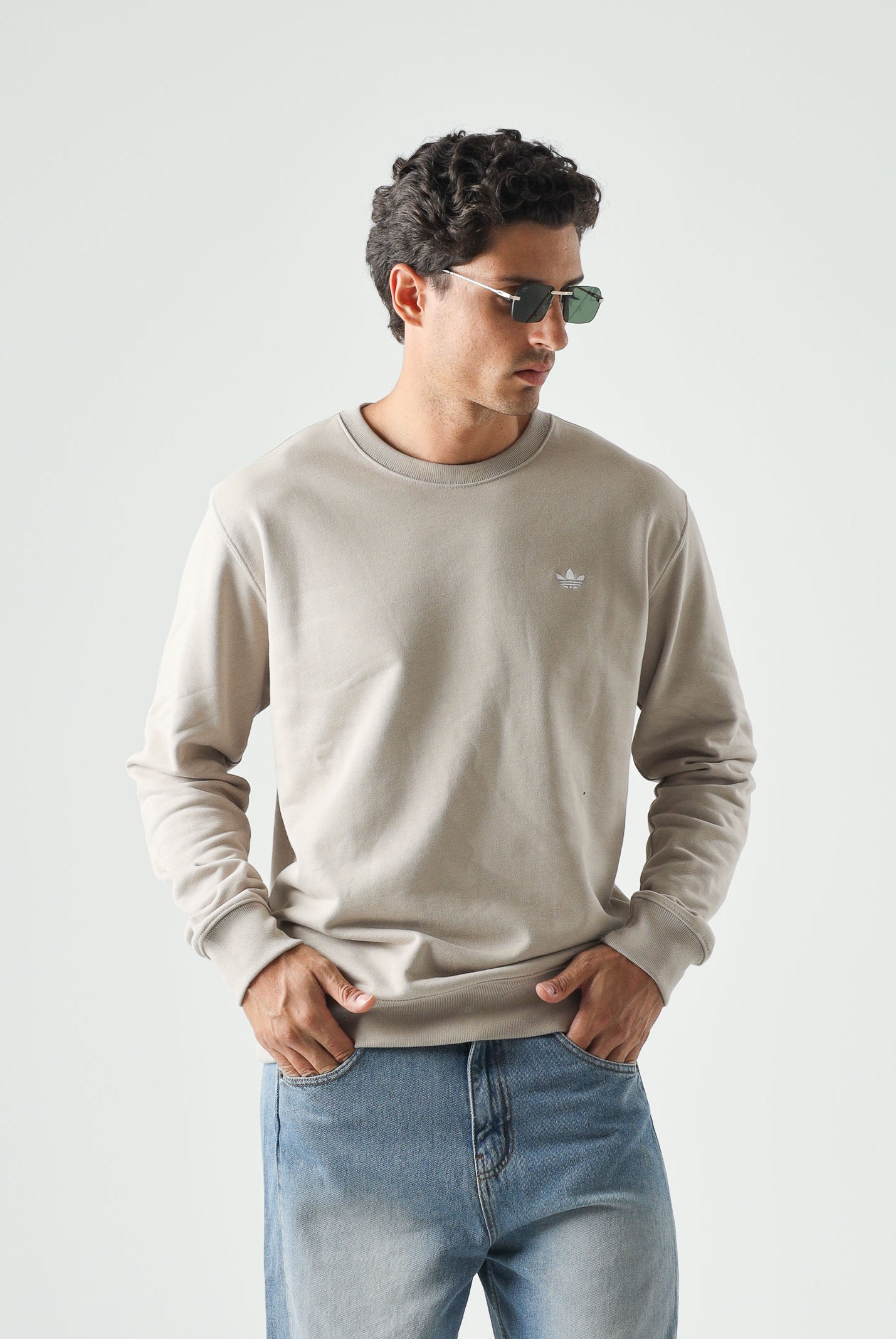 ADIDAS ORIGINALS Felpa TREFOIL ESSENTIALS CREW, colore KHAKI beige chiaro da uomo KT2451 . ADIDAS ORIGINALS