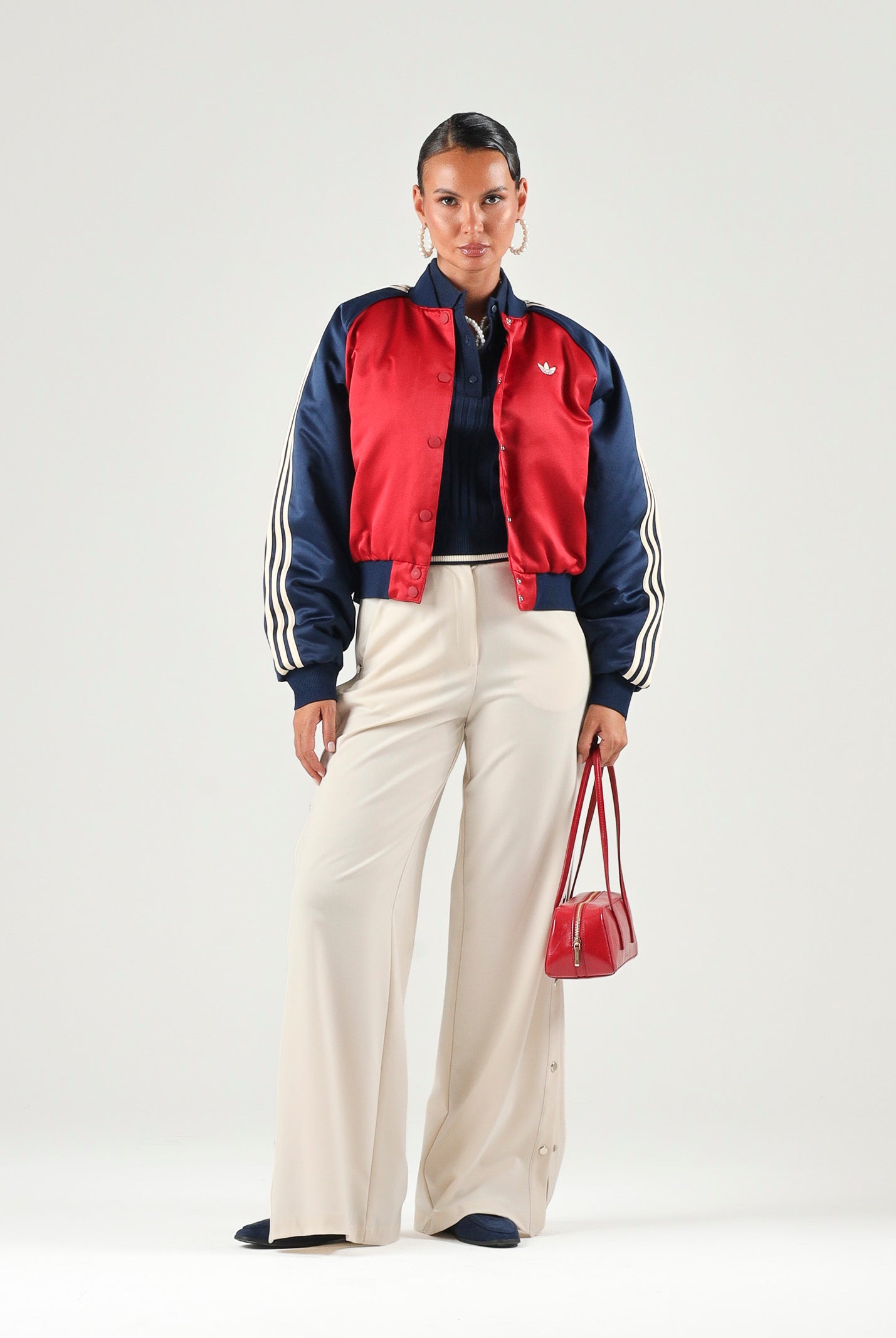 ADIDAS ORIGINALS Giubbotto Bomber SATIN rosso-blu da donna con mini logo iconico KT2646 . ADIDAS ORIGINALS