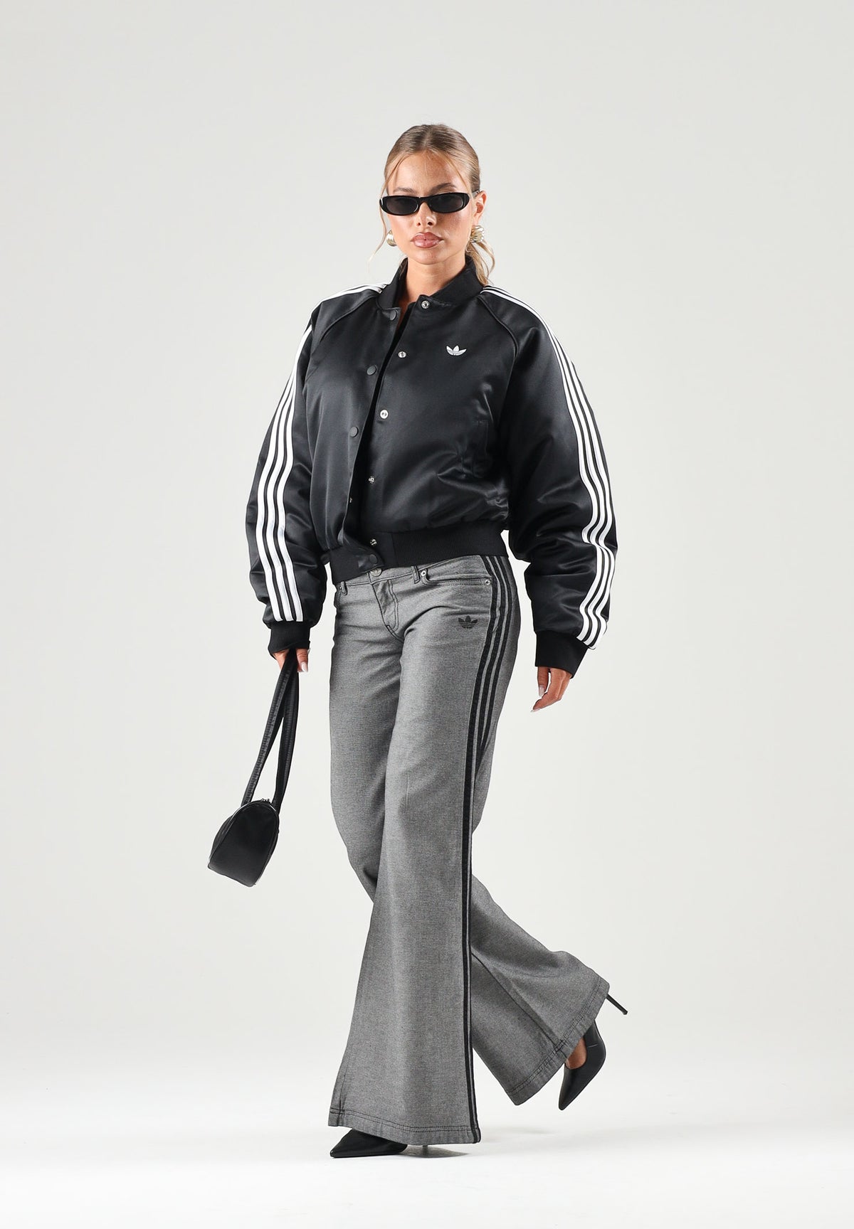 ADIDAS ORIGINALS Giubbotto SATIN SST nero da donna in raso con dettagli sportivi. KT2648 . ADIDAS ORIGINALS