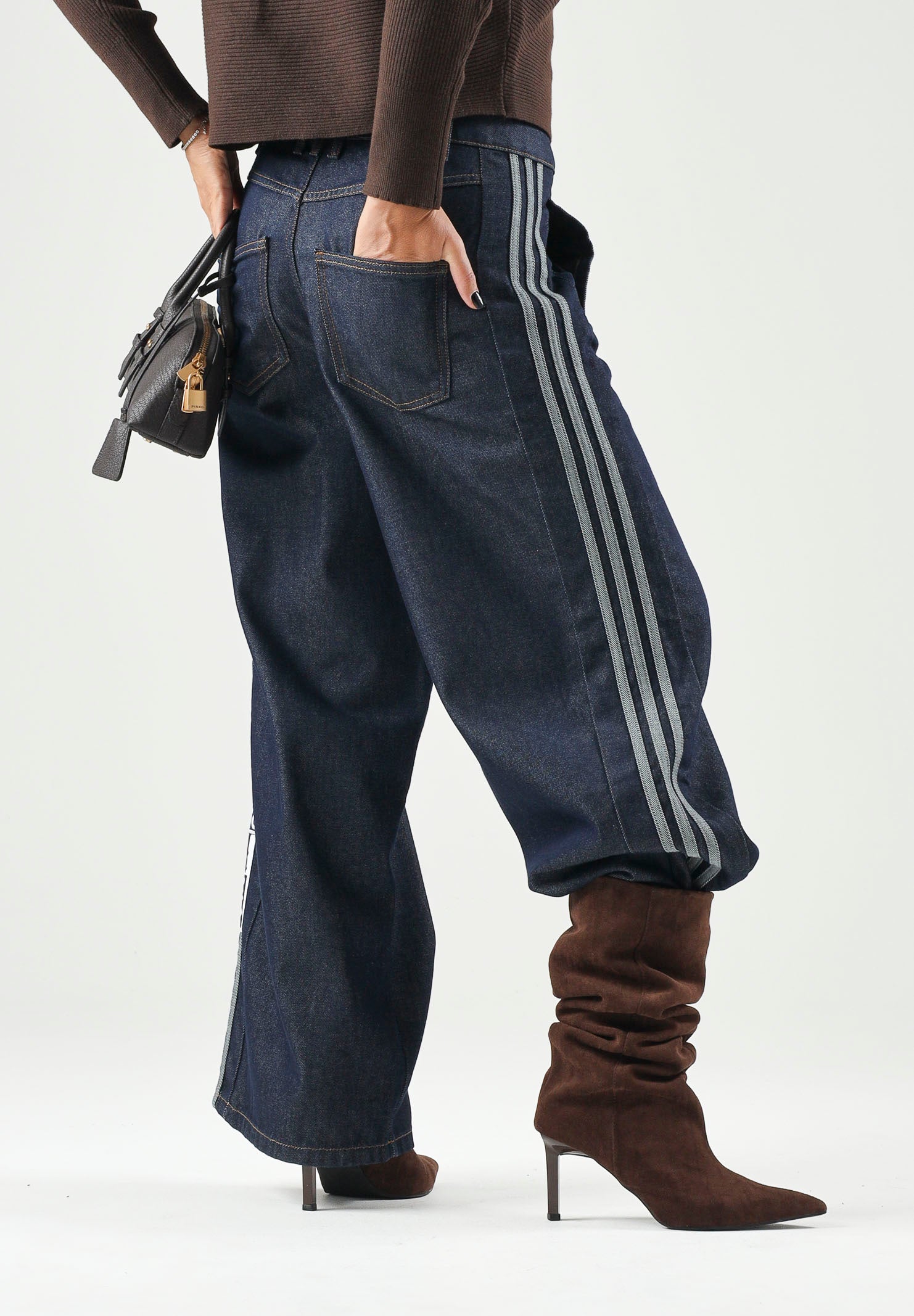 ADIDAS ORIGINALS Jeans ADIBREAK MID RISE WIDE LEG indigo blu da donna con 3-Stripes laterali KT2650 . ADIDAS ORIGINALS