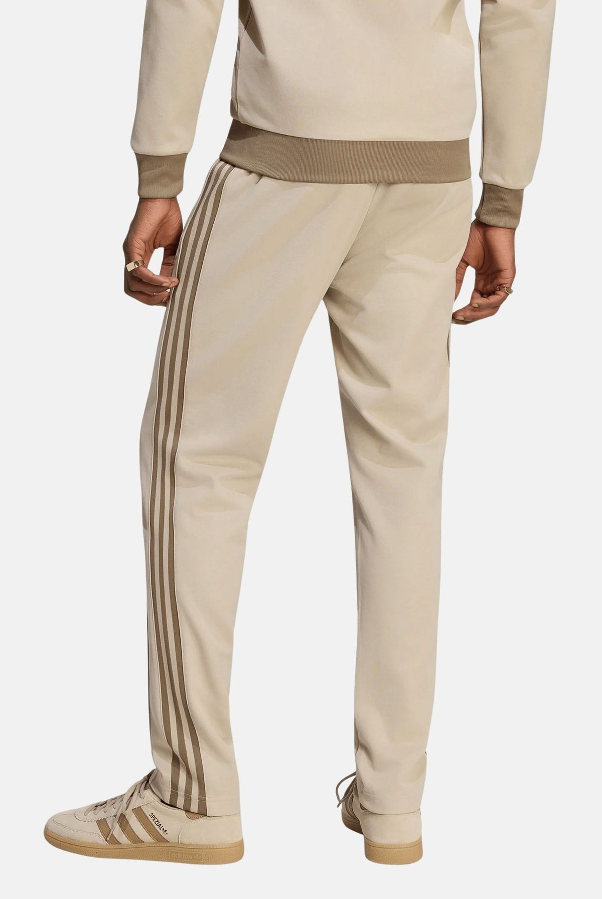 ADIDAS ORIGINALS Pantaloni sportivi CLASSIC TRACK PANTS Khaki Three beige da uomo KT5050 . ADIDAS ORIGINALS