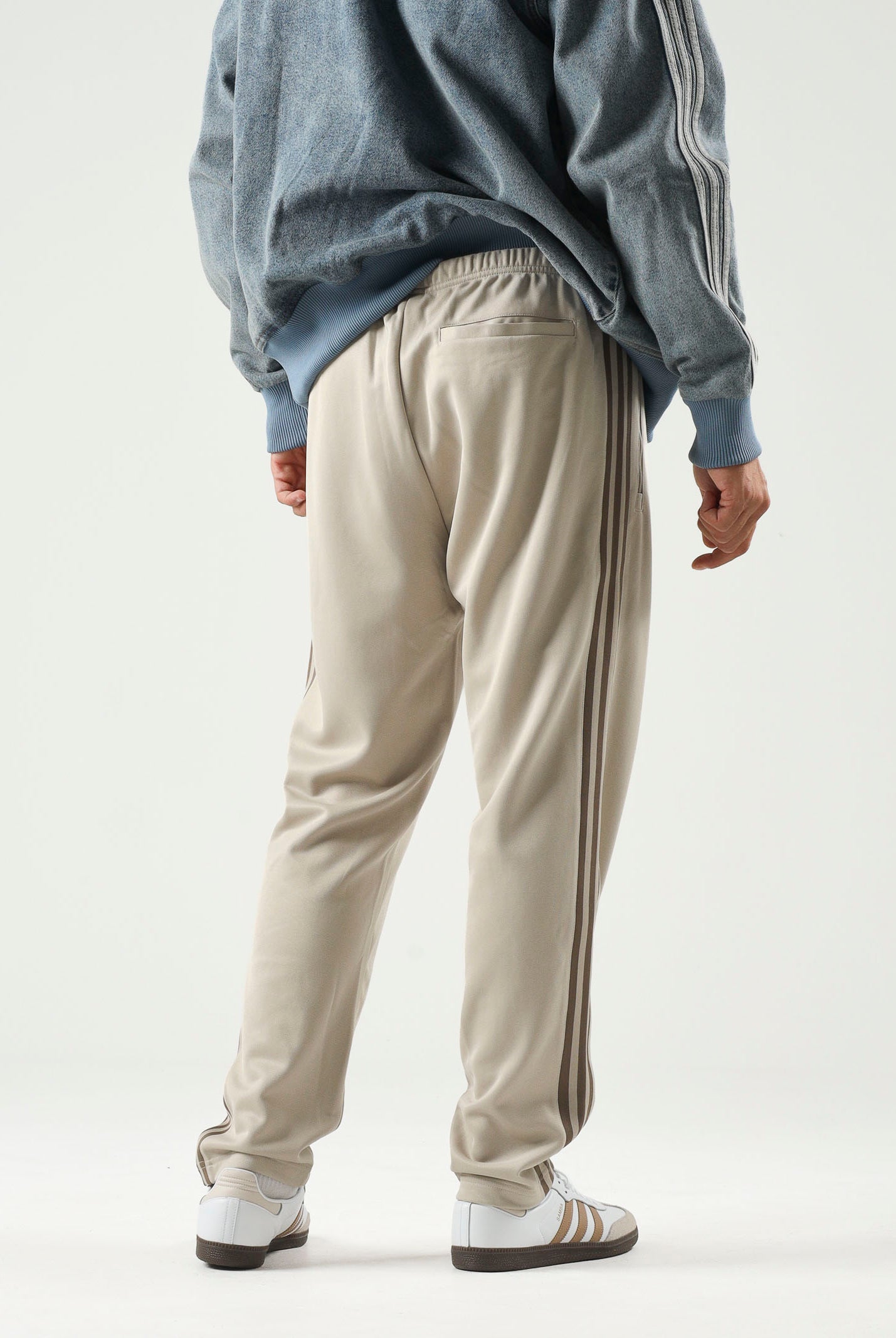 ADIDAS ORIGINALS Pantaloni CLASSIC TRACK PANTS Khaki Three beige da uomo KT5050 . ADIDAS ORIGINALS