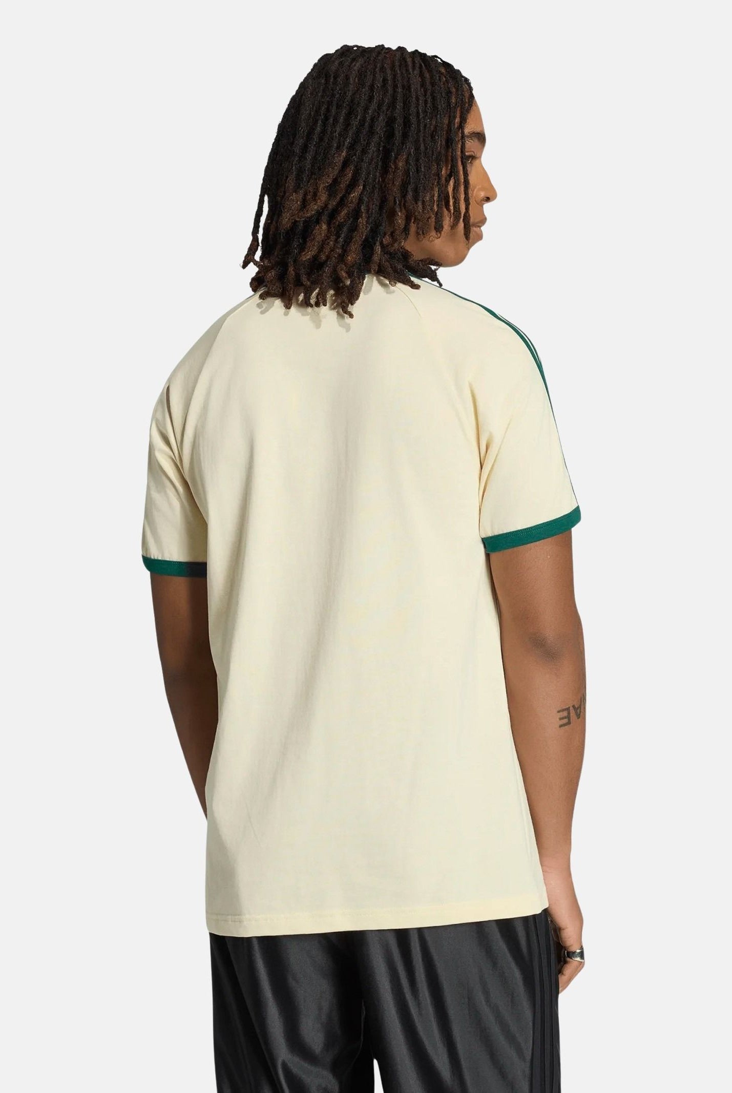 ADIDAS ORIGINALS T-shirt 3-STRIPES Warm Vanilla da uomo con logo iconico KT5058 . ADIDAS ORIGINALS